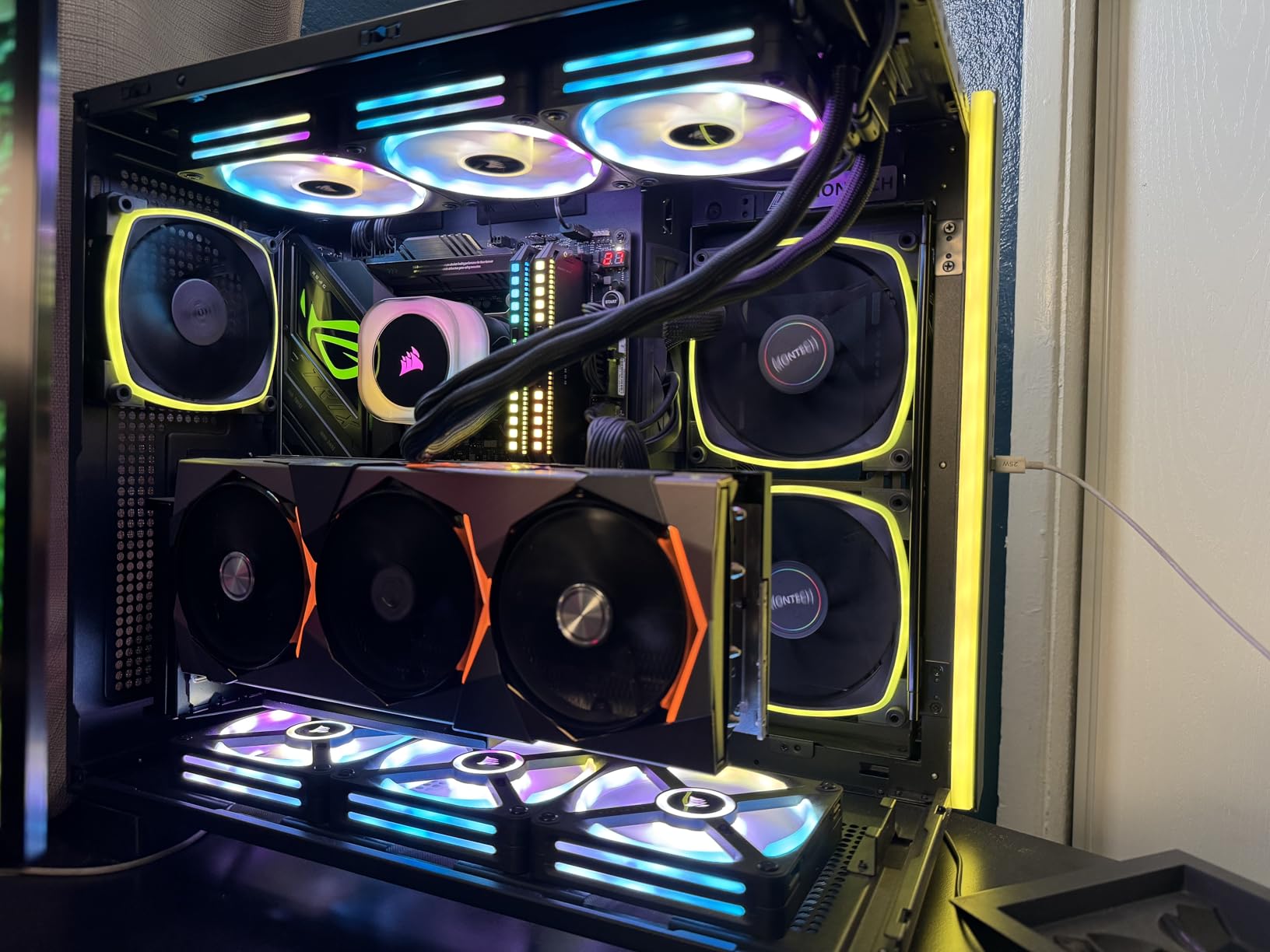 Cooler Master MasterAccessory Vertical GPU Card Holder Kit V3 Black, Premium Riser Cable PCI-E 4.0 x16-165mm, PCIe 3.0 Compatible, Adjustable Length for E-ATX|ATX|Micro ATX Case customer photo 1