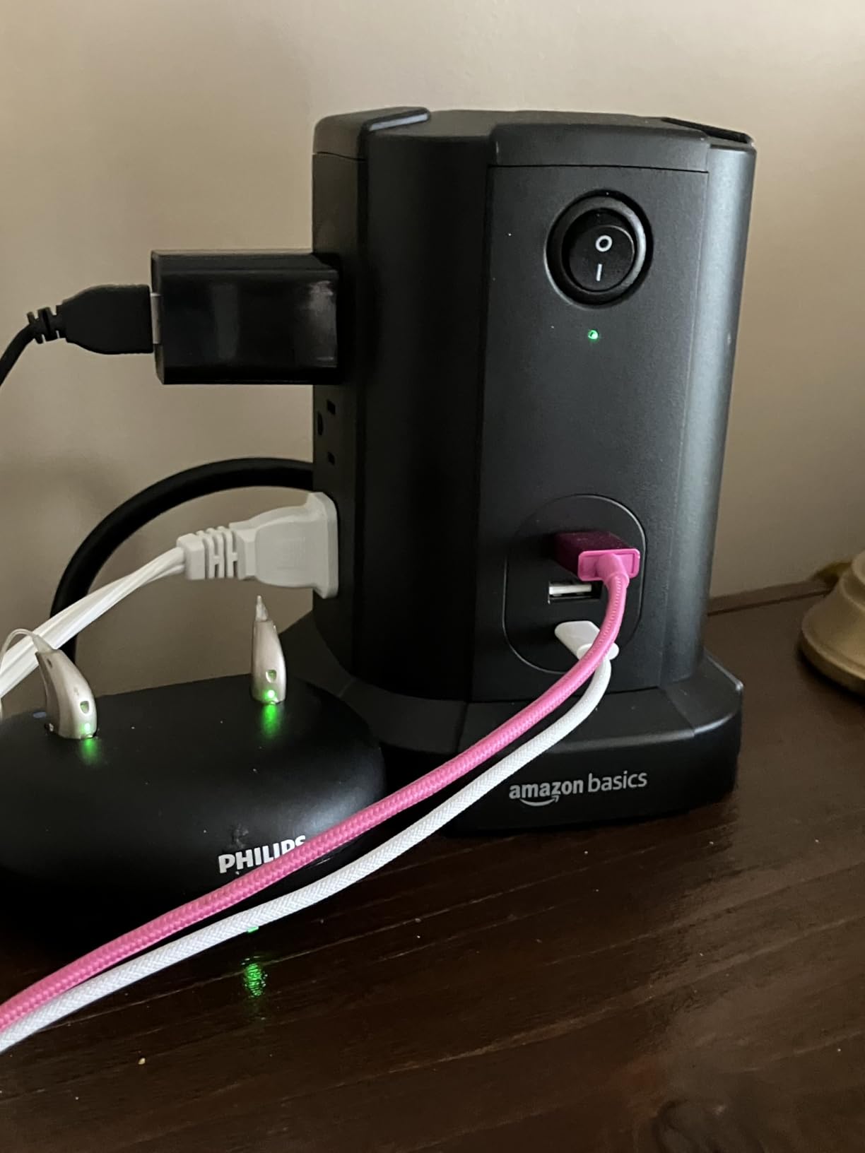 Amazon Basics Power Strip Tower Charging Station, Surge Protector 1080J, 9 Outlet with Integrated USB Charging Ports (2 USB-A and 1 USB-C), Space Saving, 15A, 6ft Cord, Black customer photo 1