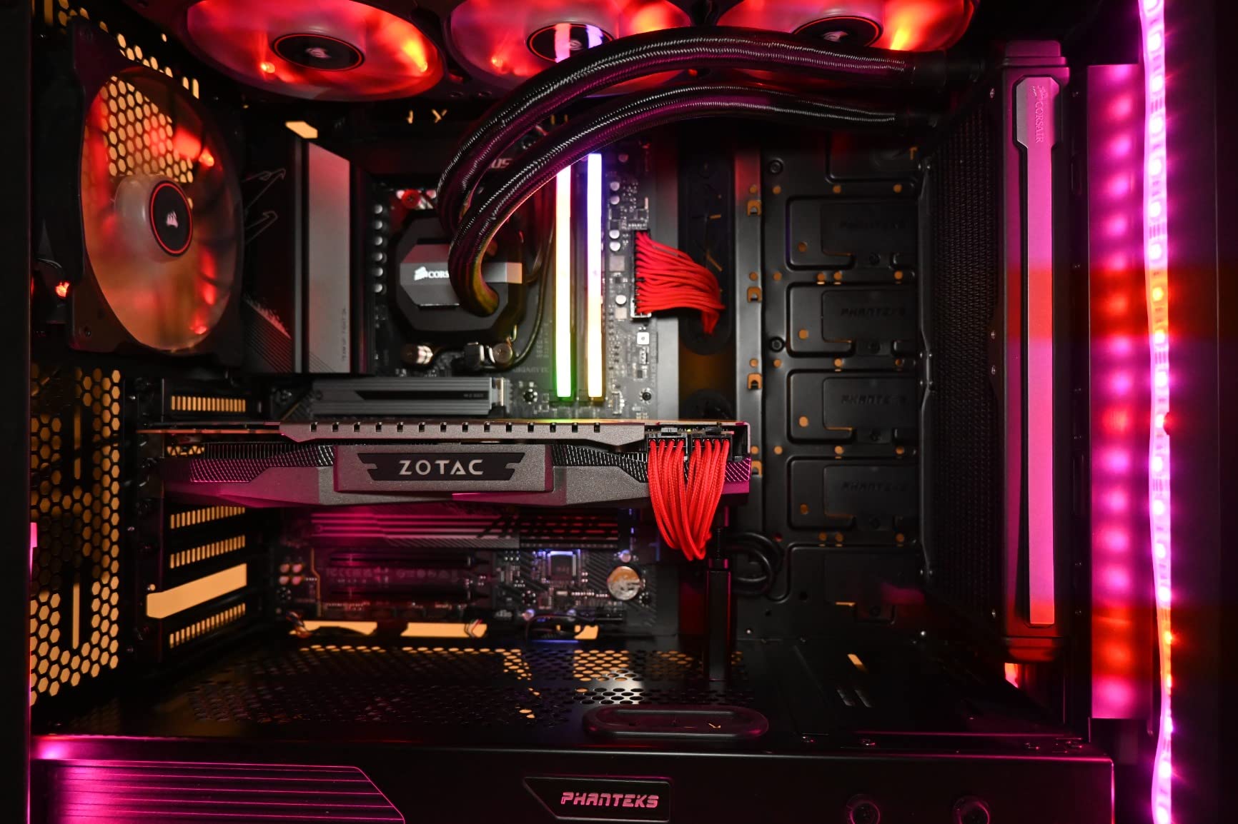 GIGABYTE B650 AORUS Elite AX AMD AM5 ATX Motherboard, Support Ryzen 9000/8000/7000 Series, DDR5, 14+2+1 Power Phase, PCIe 5.0 M.2, USB-C 3.2 Gen 2, WIFI6E, 2.5GbE, EZ-Latch, Q-Flash, RGB Fusion customer photo 1