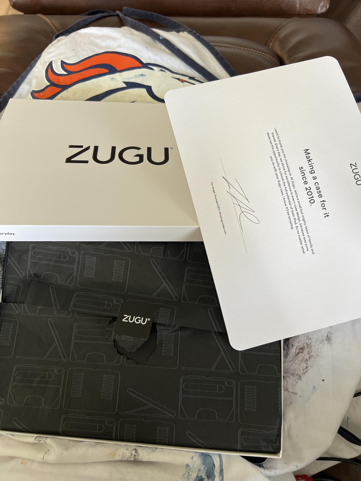 ZUGU CASE for iPad A16 11th Generation 11 Inch (2025), 10th Gen 10.9 Inch (2022) Magnetic Stand & Sleep/Wake Cover, Model #s A3354, A3355, A3356, A2696, A2757, A2777, Stealth Black customer photo 1