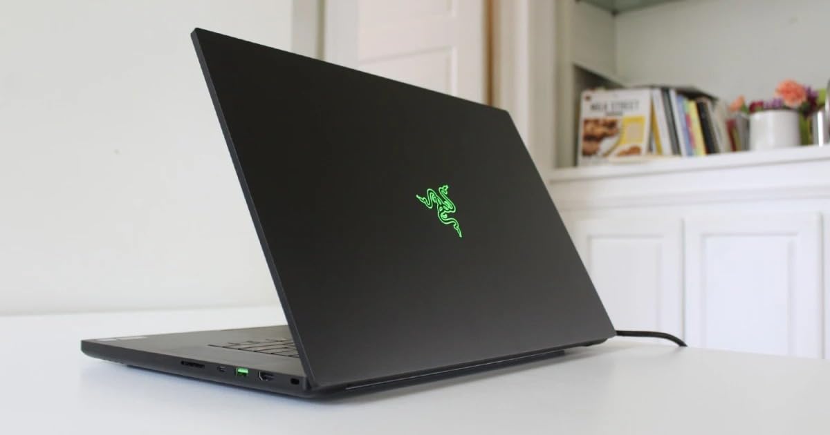 Razer Blade 16 Gaming-Laptop: NVIDIA GeForce RTX 4070 13th Gen Intel 24-Core i9 HX CPU - 16