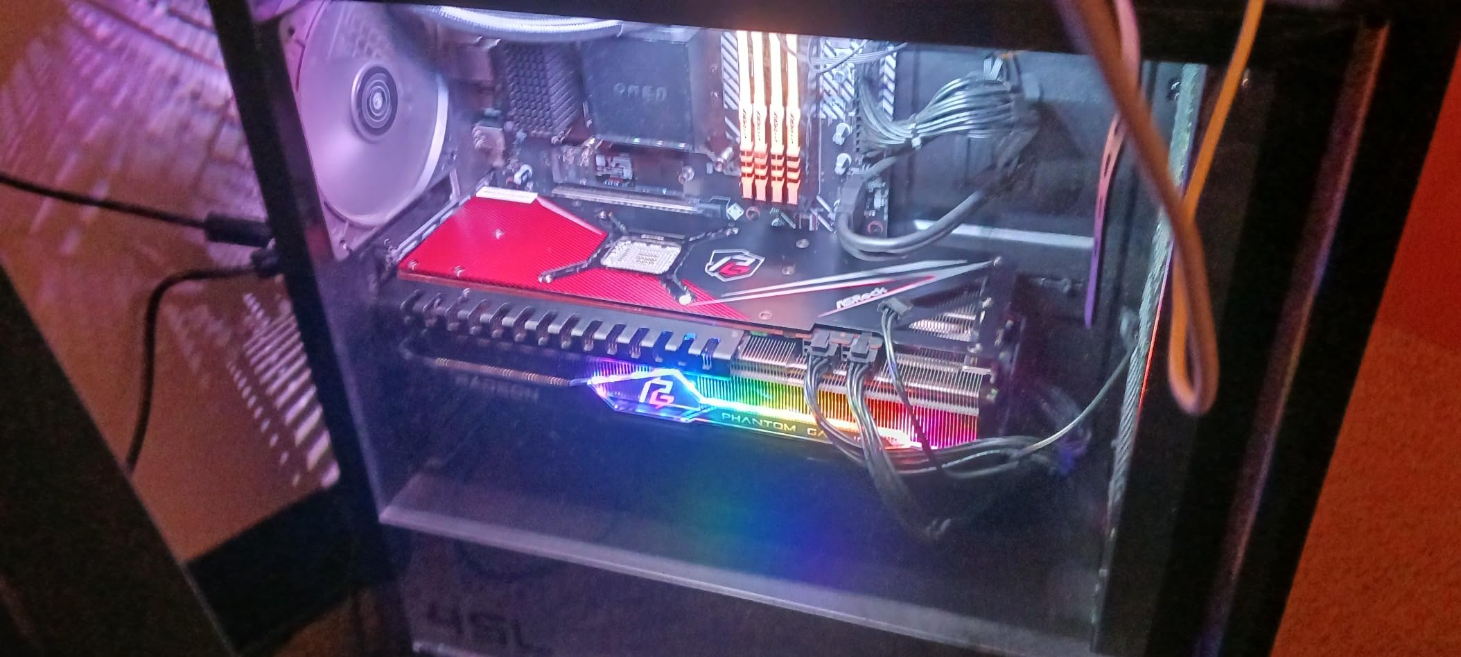 ASRock AMD Radeon RX 7900 XT Phantom Gaming 20GB OC Graphics Card 320 Bit 7680 x 4320 0dB Silent Cooling 3 x DisplayPort 2.1 GDDR6 1 x HDMI 2.1 20Gbps PCI Express 4.0 customer photo 1