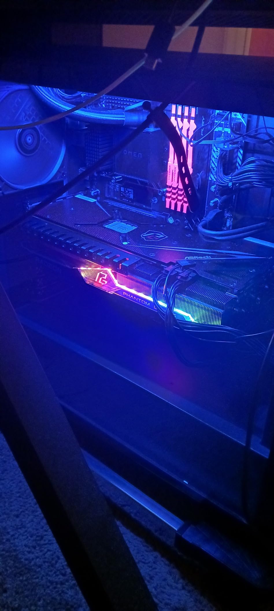 ASRock AMD Radeon RX 7900 XT Phantom Gaming 20GB OC Graphics Card 320 Bit 7680 x 4320 0dB Silent Cooling 3 x DisplayPort 2.1 GDDR6 1 x HDMI 2.1 20Gbps PCI Express 4.0 customer photo 2