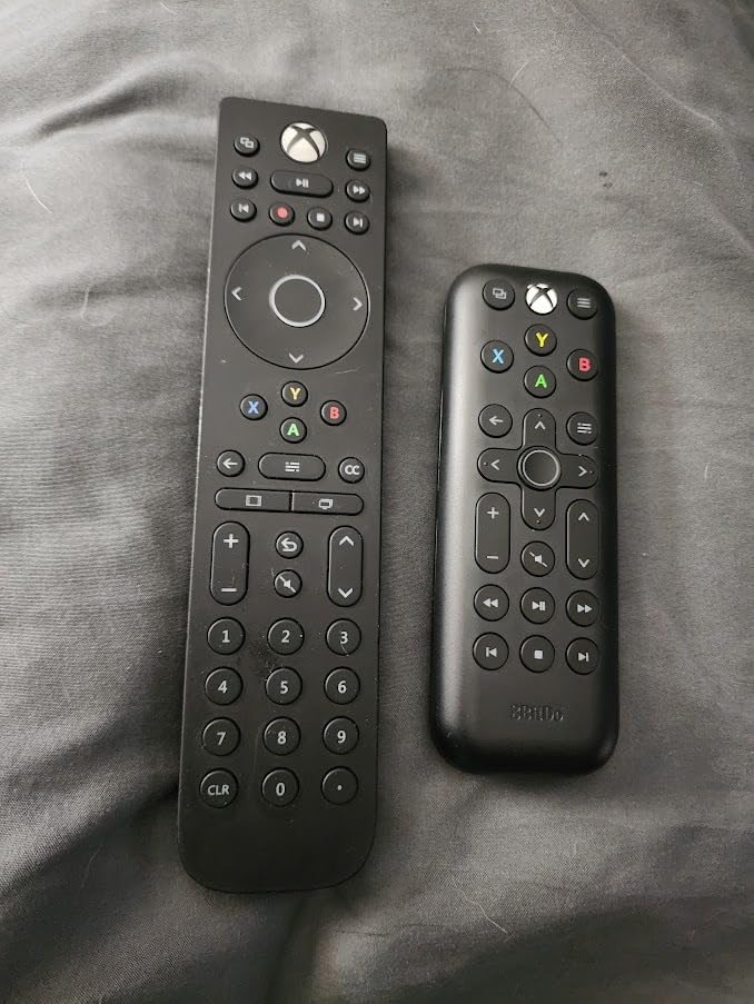 8Bitdo Media Remote for Xbox One, Xbox Series X and Xbox Series S (Short Edition, Infrared Remote) customer photo 1