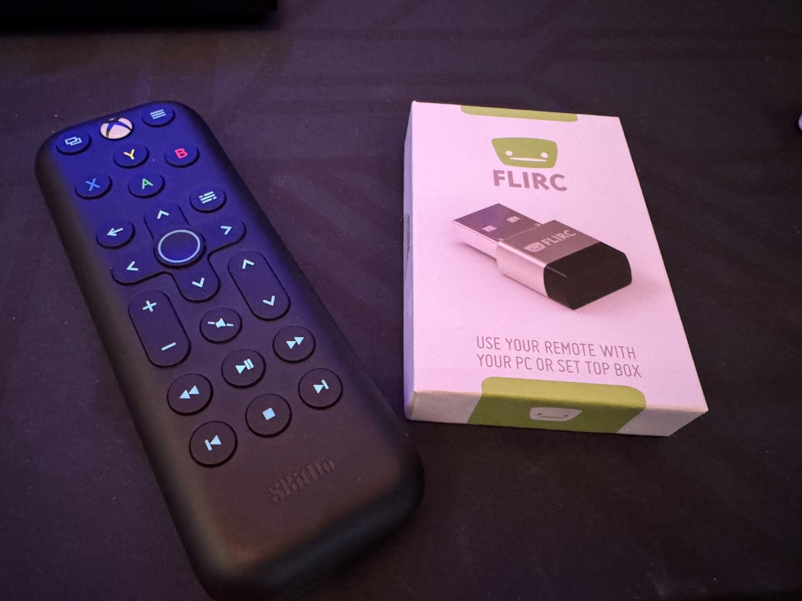 8Bitdo Media Remote for Xbox One, Xbox Series X and Xbox Series S (Short Edition, Infrared Remote) customer photo 2