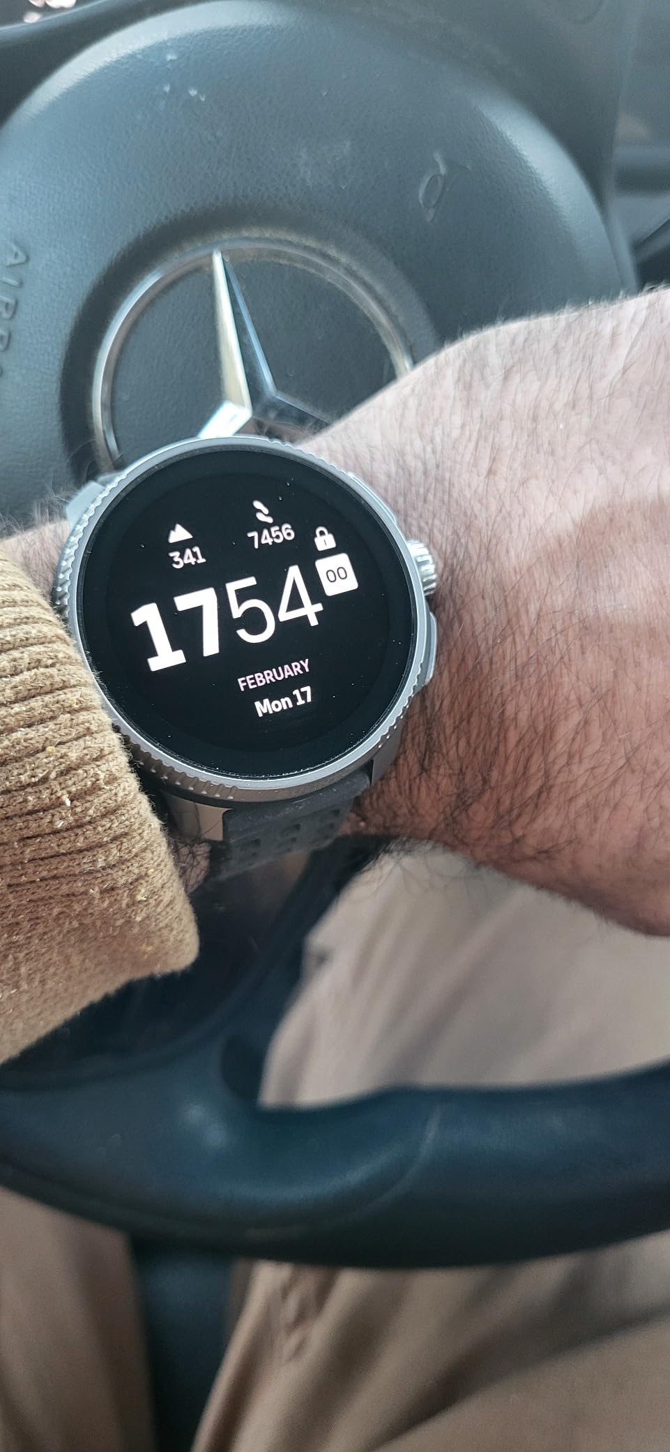Suunto Race: GPS Sports Watch, Large & Bright AMOLED Color Screen, Long Battery Life customer photo 2