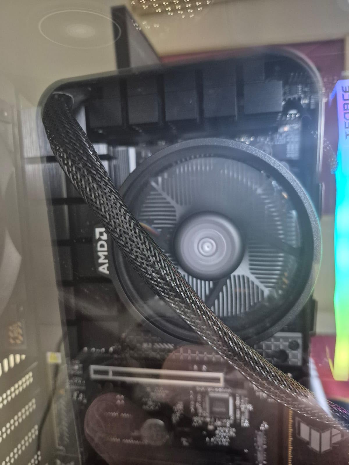 AMD Ryzen 5 8600G customer photo 1