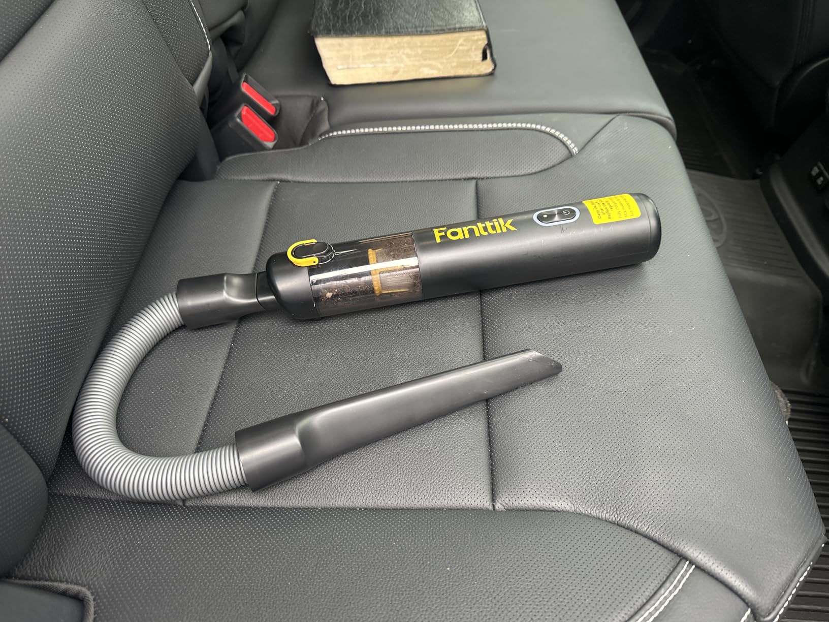 Fanttik Slim V8 APEX Car Vacuum, 4-in-1 Portable Mini Cordless Vacuum with 19000pa Suction Power for Dad, Type-C Charge, One-Touch Empty for Pet Hair, Car, Office Desk, Keyboards (Black) customer photo 2