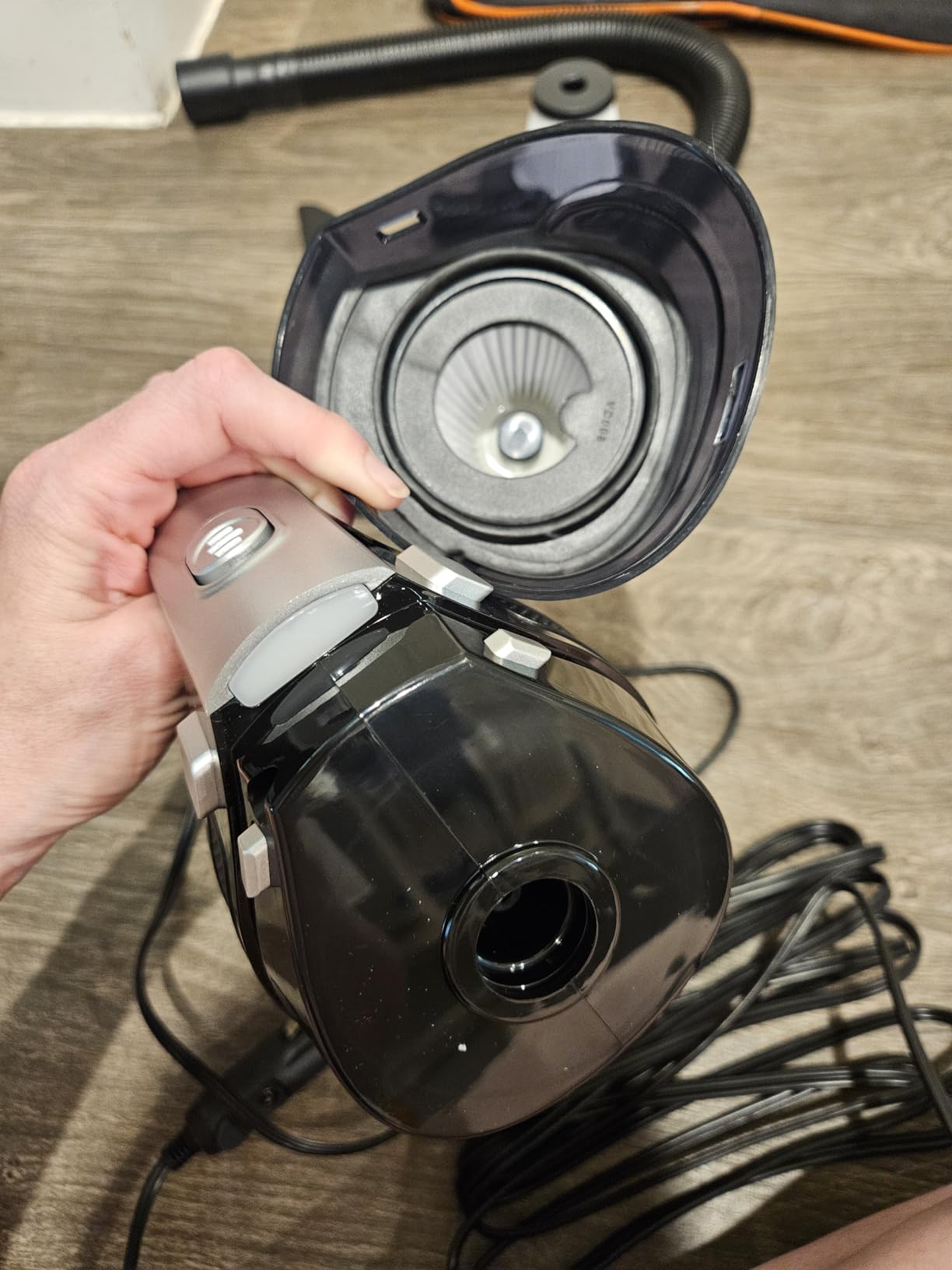 DRECELL Car Vacuum, Portable Car Vacuum Cleaner with 7000PA Suction, DC 12V High Power 16.4Ft Cord Wired Vacuum Cleaner for Car, LED Light, Lightweight, 0.33L Capacity, Storage Bag, Black, VC008C customer photo 2