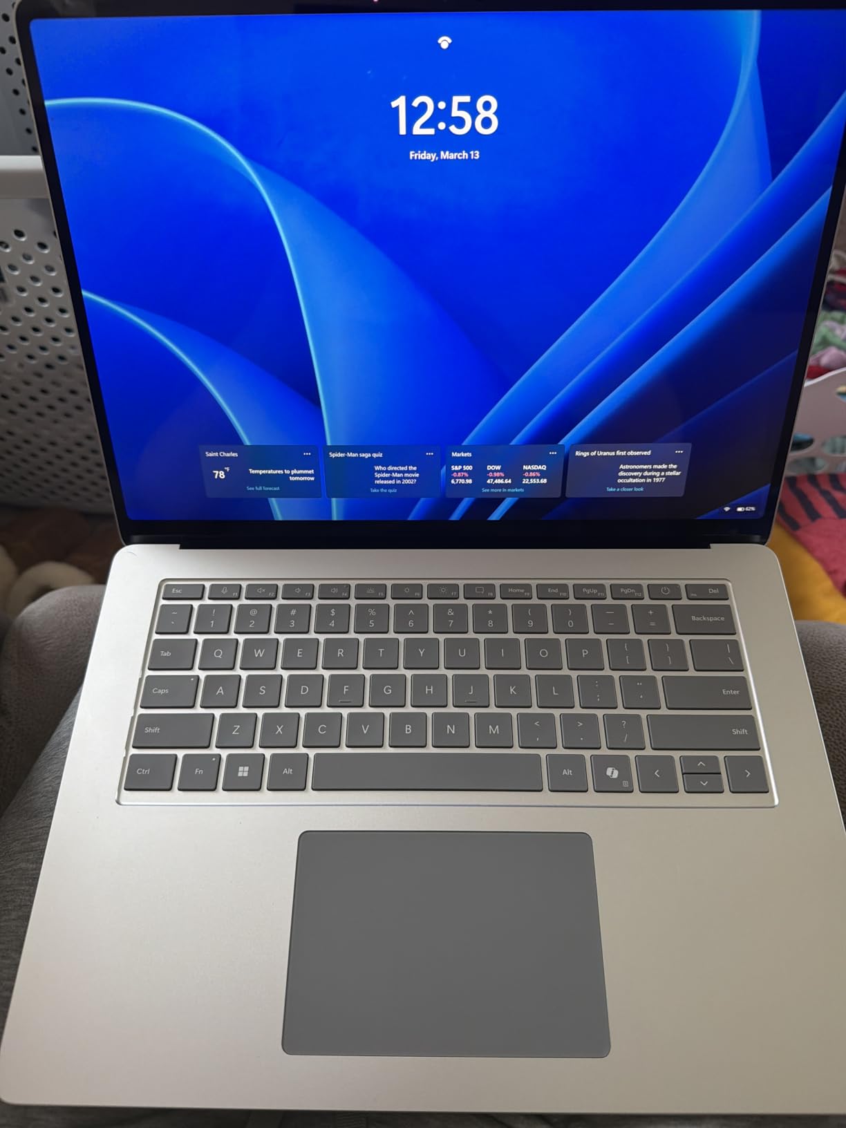 Microsoft Surface Laptop (2024) Windows 11 Copilot+ PC, 15-inch Touchscreen Display, Snapdragon X Elite (12 core), 32GB RAM, 1TB SSD Storage, Black customer photo 1