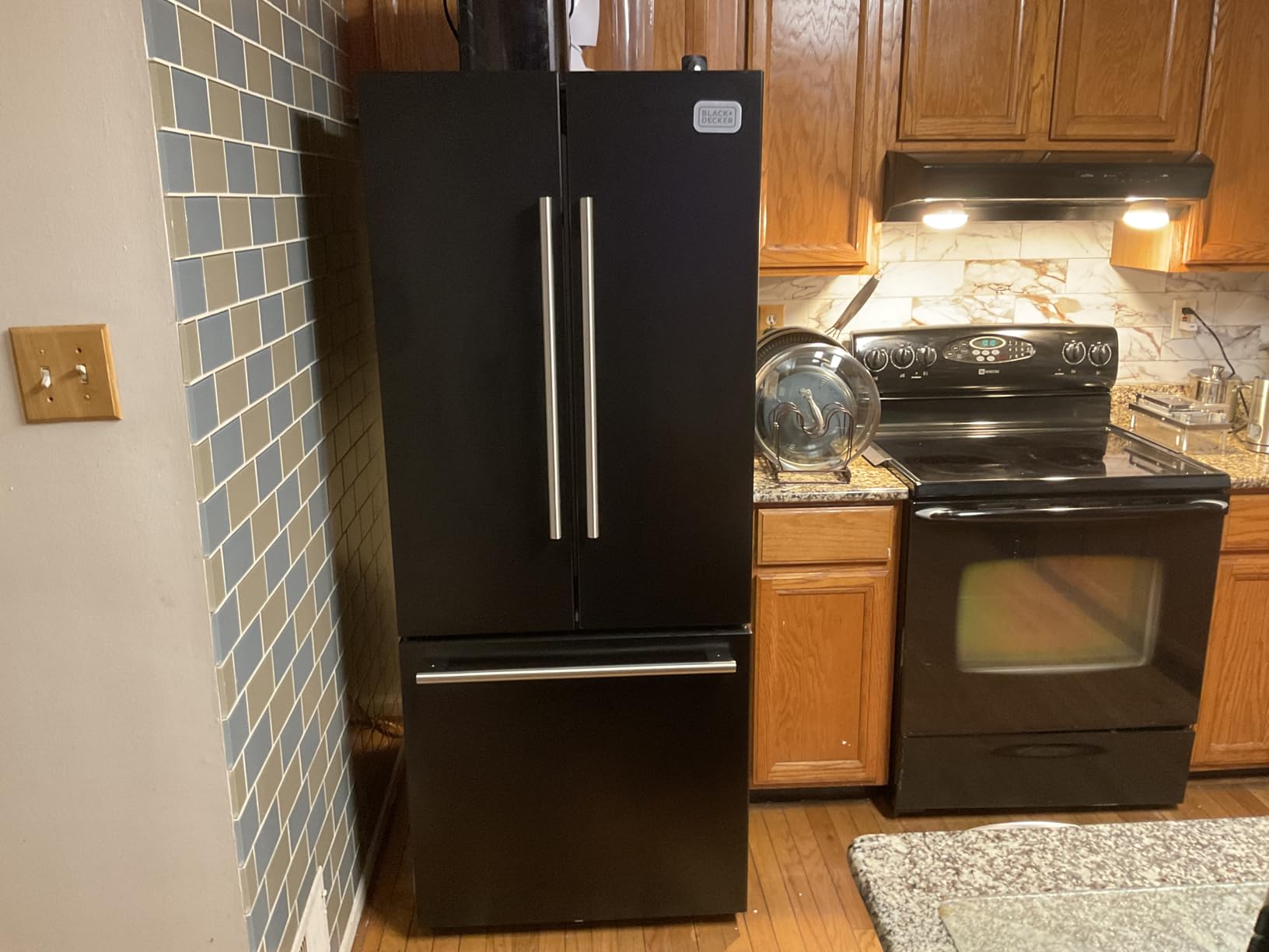 BLACK+DECKER 14 Cu. Ft. Convertible Freezer Refrigerator, Upright Freezer with Glass Shelves, ENERGY STAR rated, Frost Free, BUC1400XB, Black customer photo 2