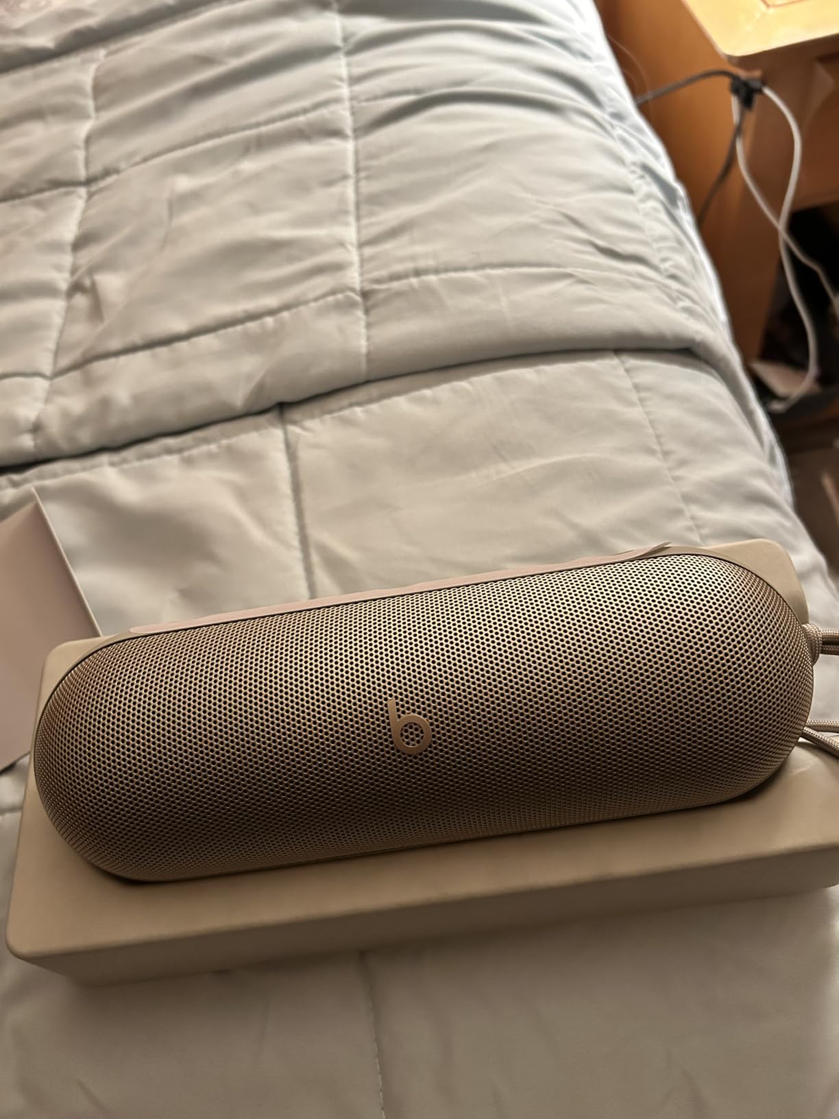 Beats Pill - Portable Bluetooth Speaker, Up to 24H Battery Life, Water Resistant, Bluetooth, Apple and Android Compatible, Seriously Loud Sound customer photo 2