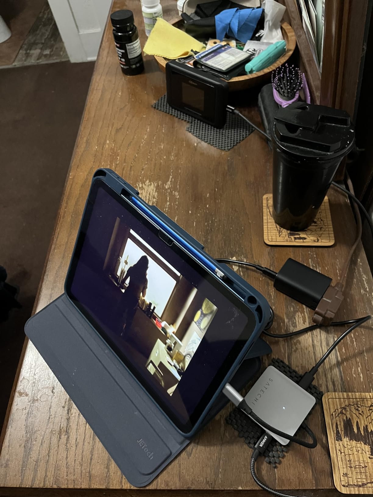 Anker Laptop Charger, 100W Foldable Type C Charger Fast Charging for MacBook, iPhone 17 Series, and All USB C Devices (6FT USB-C Cable Included, Compatible with MagSafe) customer photo 2