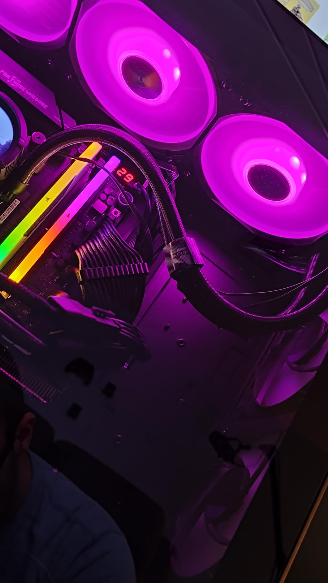ASUS ROG Strix LC III 360 ARGB LCD All-in-one CPU Liquid Cooler - Intel LGA 1700, 1200, 115X - AMD Socket AM4, AM5 - with 2.1