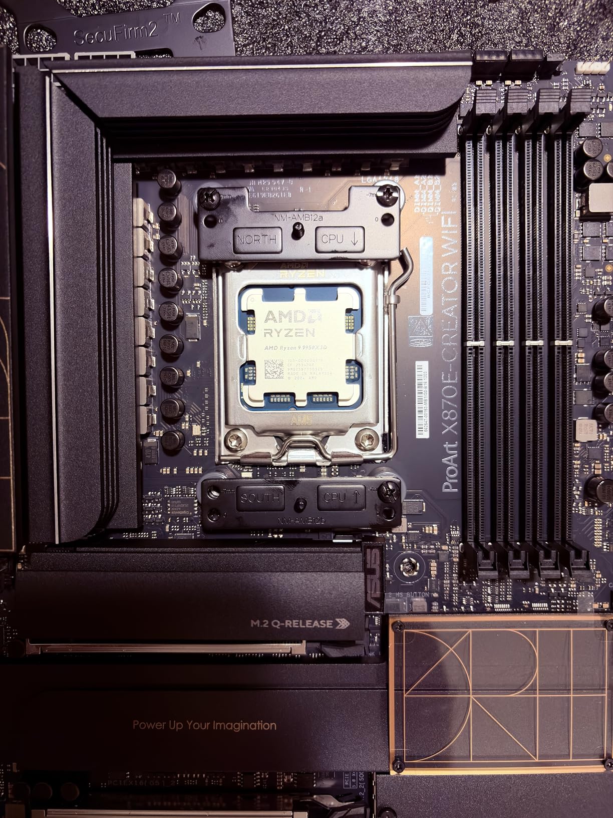 ASUS ProArt X870E-CREATOR WiFi AMD AM5 X870E ATX Motherboard customer photo 1