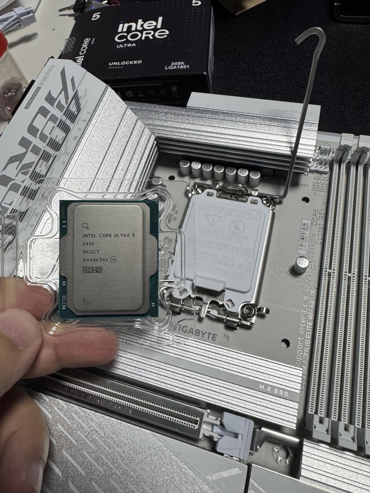 Intel® Core™ Ultra 5 Desktop Processor 245K 14 cores (6 P-cores + 8 E-cores) up to 5.2 GHz customer photo 2