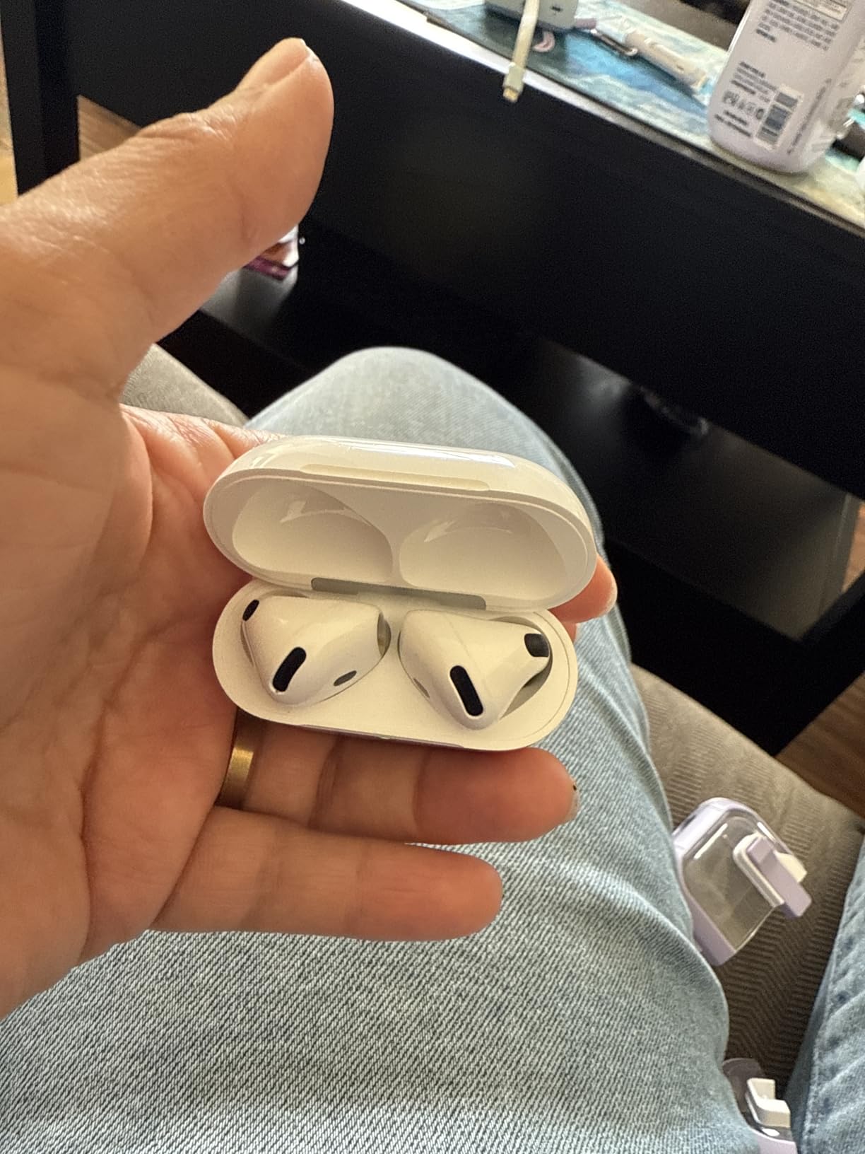 AirPods 4 Wireless Earbuds, Bluetooth Headphones, with Active Noise Cancellation, Adaptive Audio, Transparency Mode, Personalized Spatial Audio, USB-C Charging Case with AppleCare+ (2 Years) customer photo 2