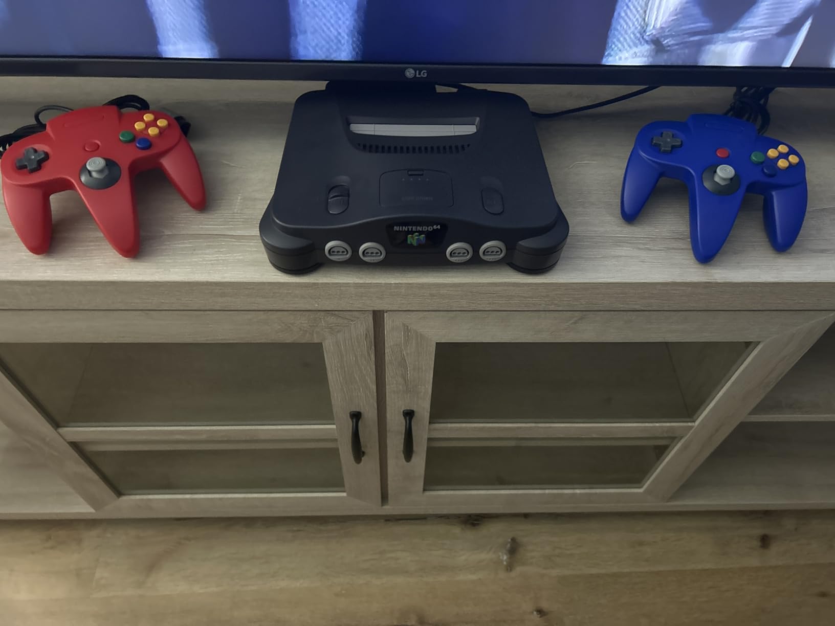 Nintendo 64 Console, Premium Bundle (Renewed) customer photo 1