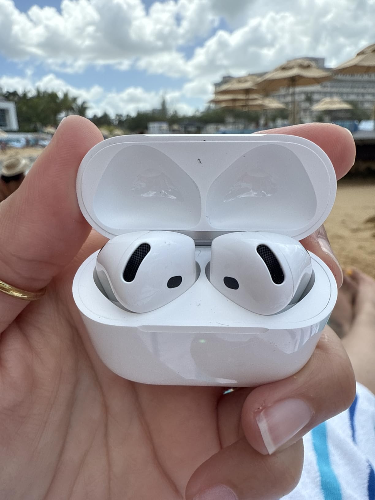 Apple AirPods 4 with Active Noise Cancellation (Renewed) customer photo 1