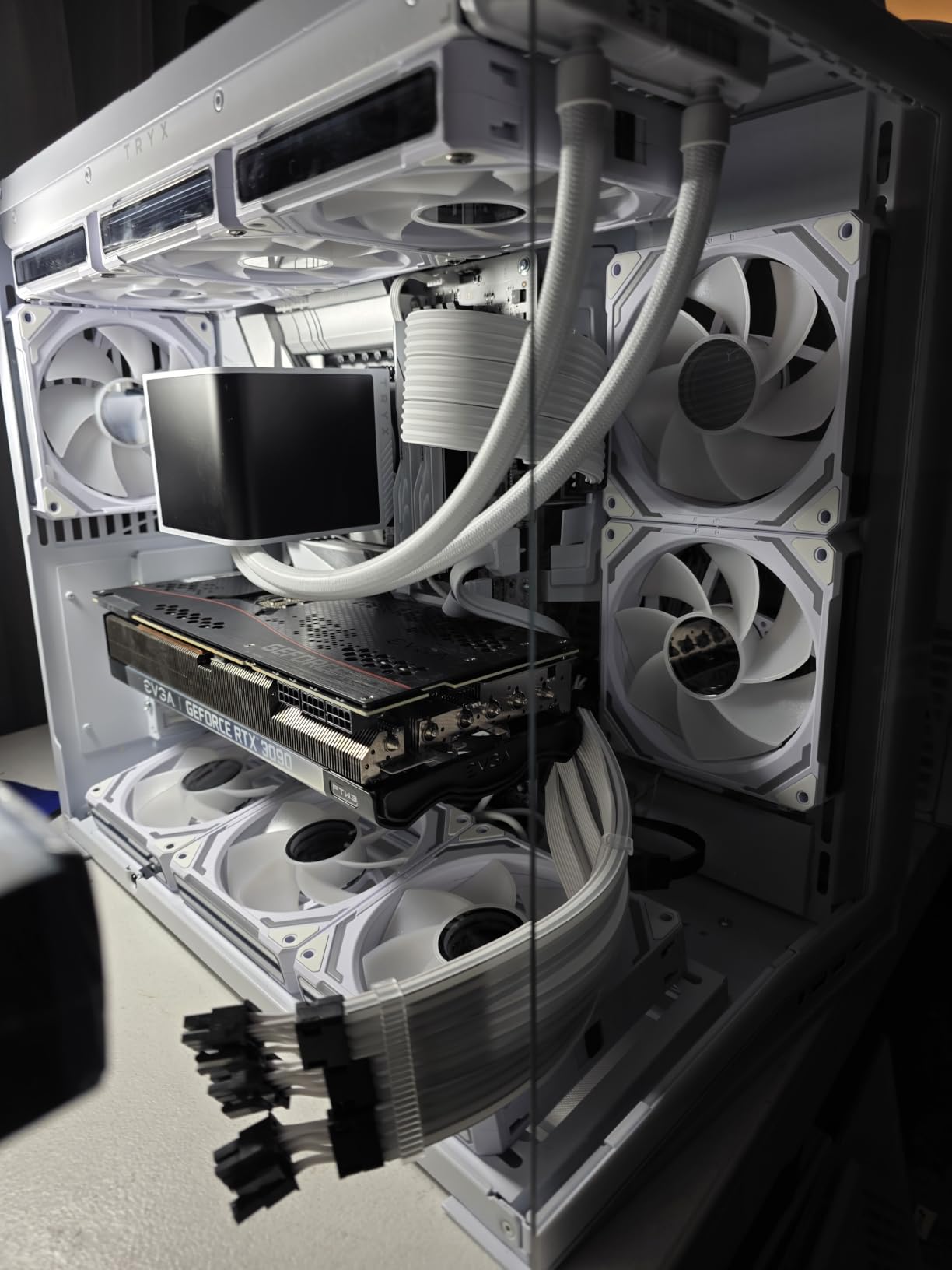 Seasonic Focus GX-1000 1000W Power Supply ATX 3.1 & PCIe 5.1 Ready White | 80 Plus & Cybenetics Gold Fully Modular 12V-2x6 RTX 5090 AMD RX 9000 Ready Premium Japanese Capacitors 10 Years Warranty customer photo 1