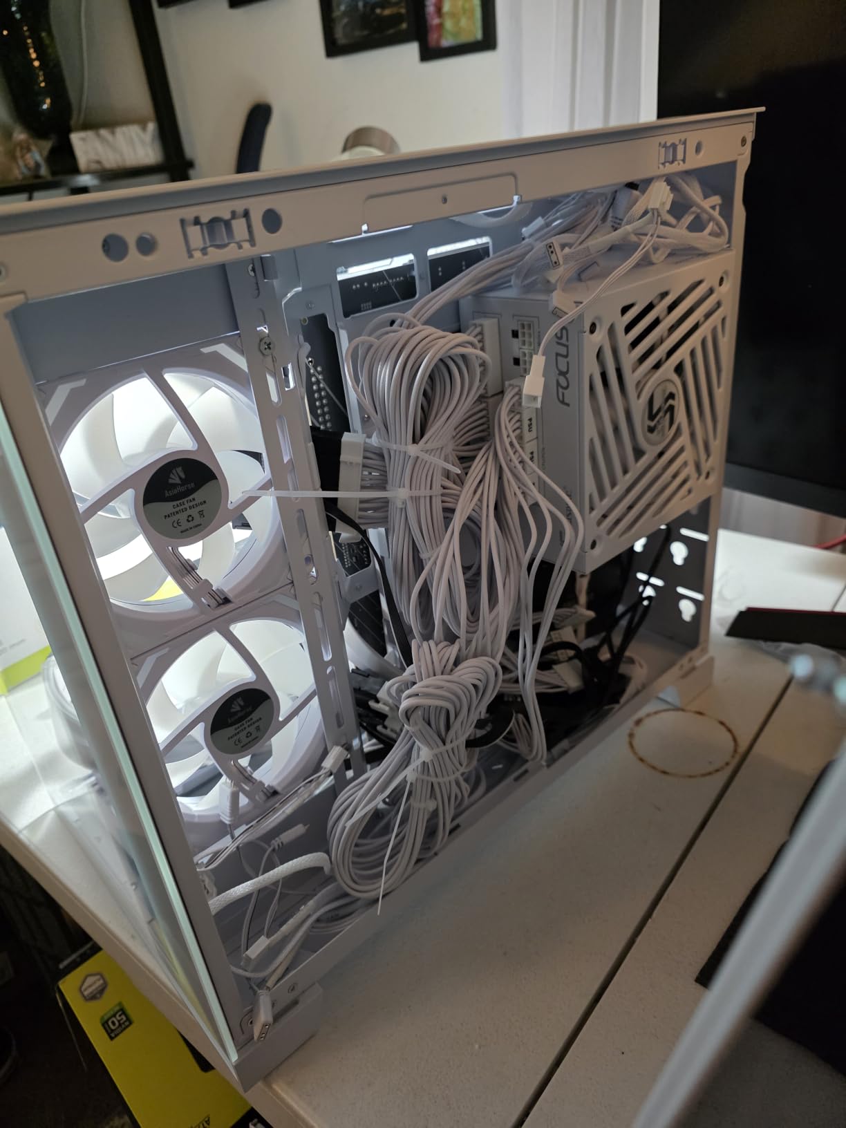 Seasonic Focus GX-1000 1000W Power Supply ATX 3.1 & PCIe 5.1 Ready White | 80 Plus & Cybenetics Gold Fully Modular 12V-2x6 RTX 5090 AMD RX 9000 Ready Premium Japanese Capacitors 10 Years Warranty customer photo 2