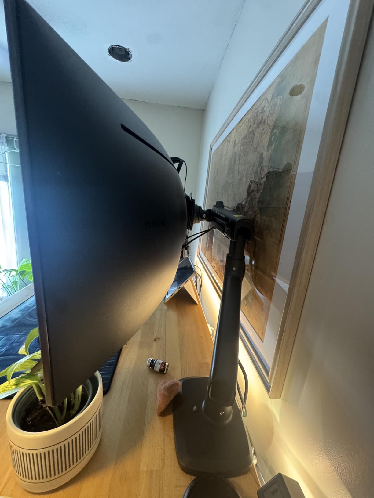 HUANUO TitanLift Heavy Duty Monitor Arm for Screens up to 49 inch, Holds 44 lbs, Aluminum Ultrawide Screen Monitor Mount, Fully Adjustable Single Gaming Desk Mount with Dual C-Clamp, Max VESA 100x100mm customer photo 1