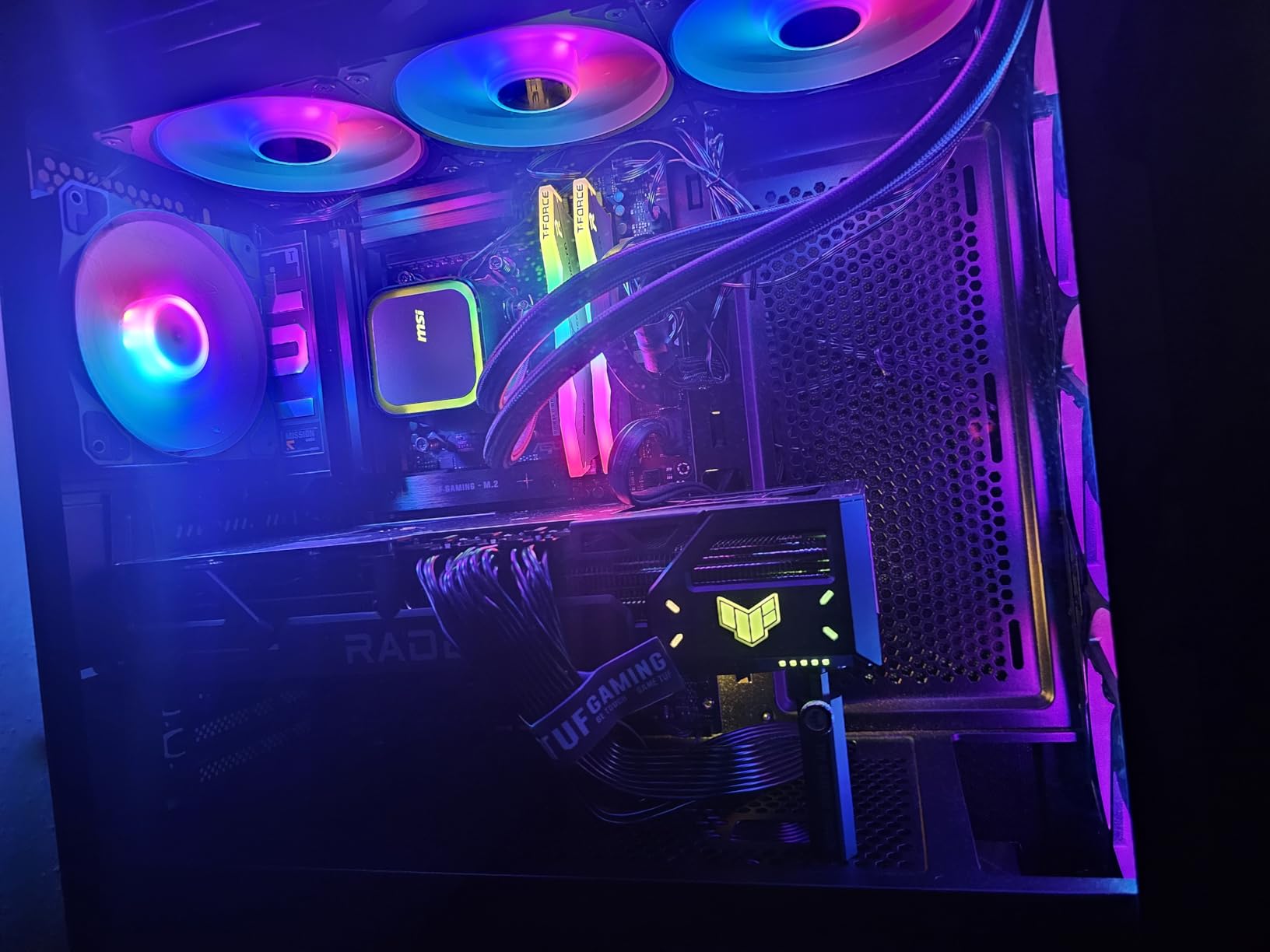 ASUS TUF Gaming AMD Radeon RX 9070 XT 16GB GDDR6 OC Edition Graphics Card (PCIe 5.0, HDMI/DP 2.1, 3.125-Slot, Military-Grade Components, Protective PCB Coating, Axial-tech Fans), 3 Year Warranty customer photo 2