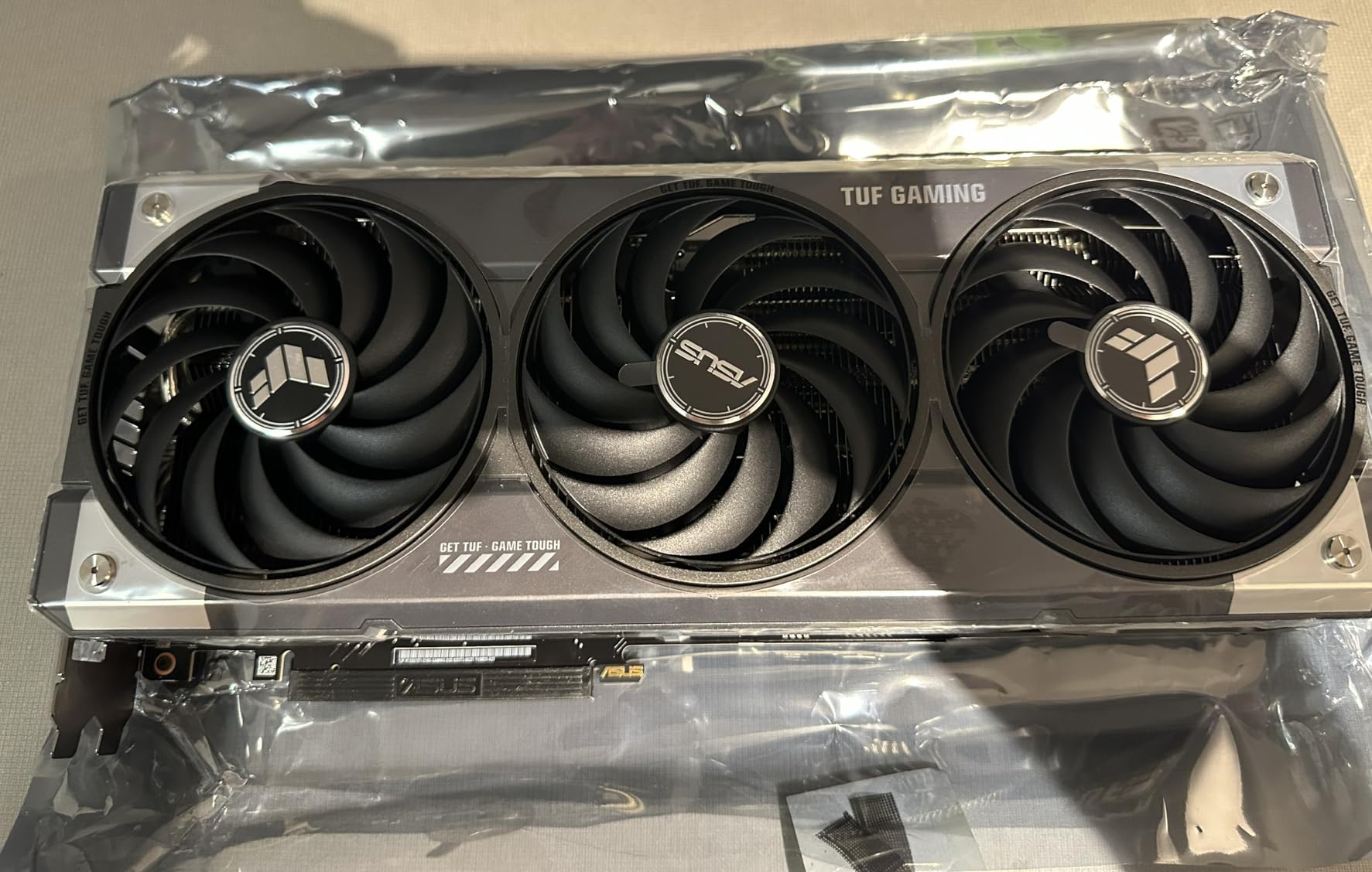 ASUS TUF Gaming NVIDIA GeForce RTX 5070 Ti 16GB GDDR7 OC Edition Graphics Card (PCIe 5.0, HDMI/DP 2.1, 3.125-Slot, Military-Grade Components, Protective PCB Coating), 3 Year Warranty customer photo 1