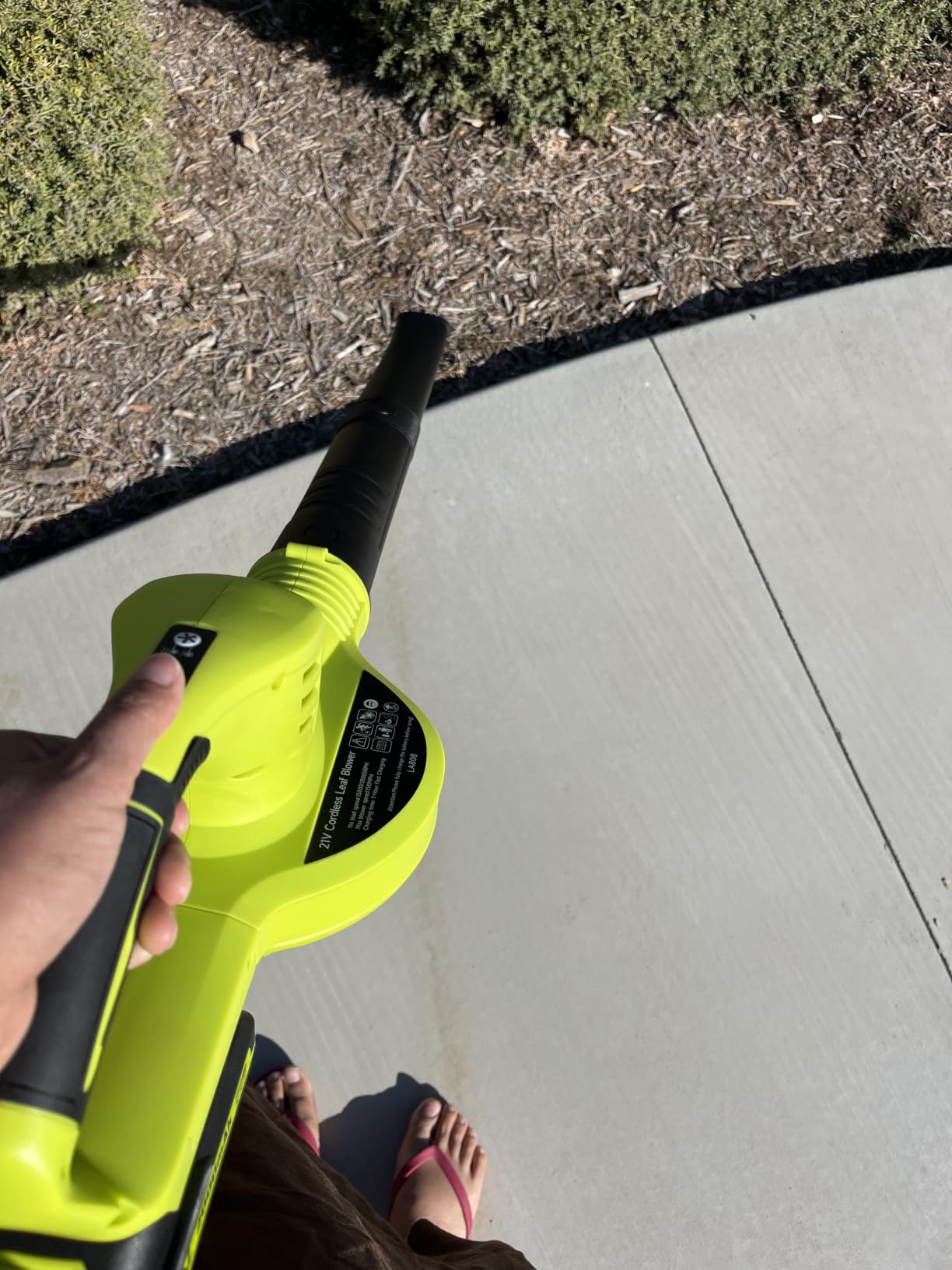 Leaf Blower Cordless - 21V Powerful Electric Leaf Blower with 2 Batteries and Charger, 2 Speed Modes, 2.0Ah Lightweight Battery Powered Leaf Blowers for Lawn Care, Patio, Dust, Blowing Leaves customer photo 2