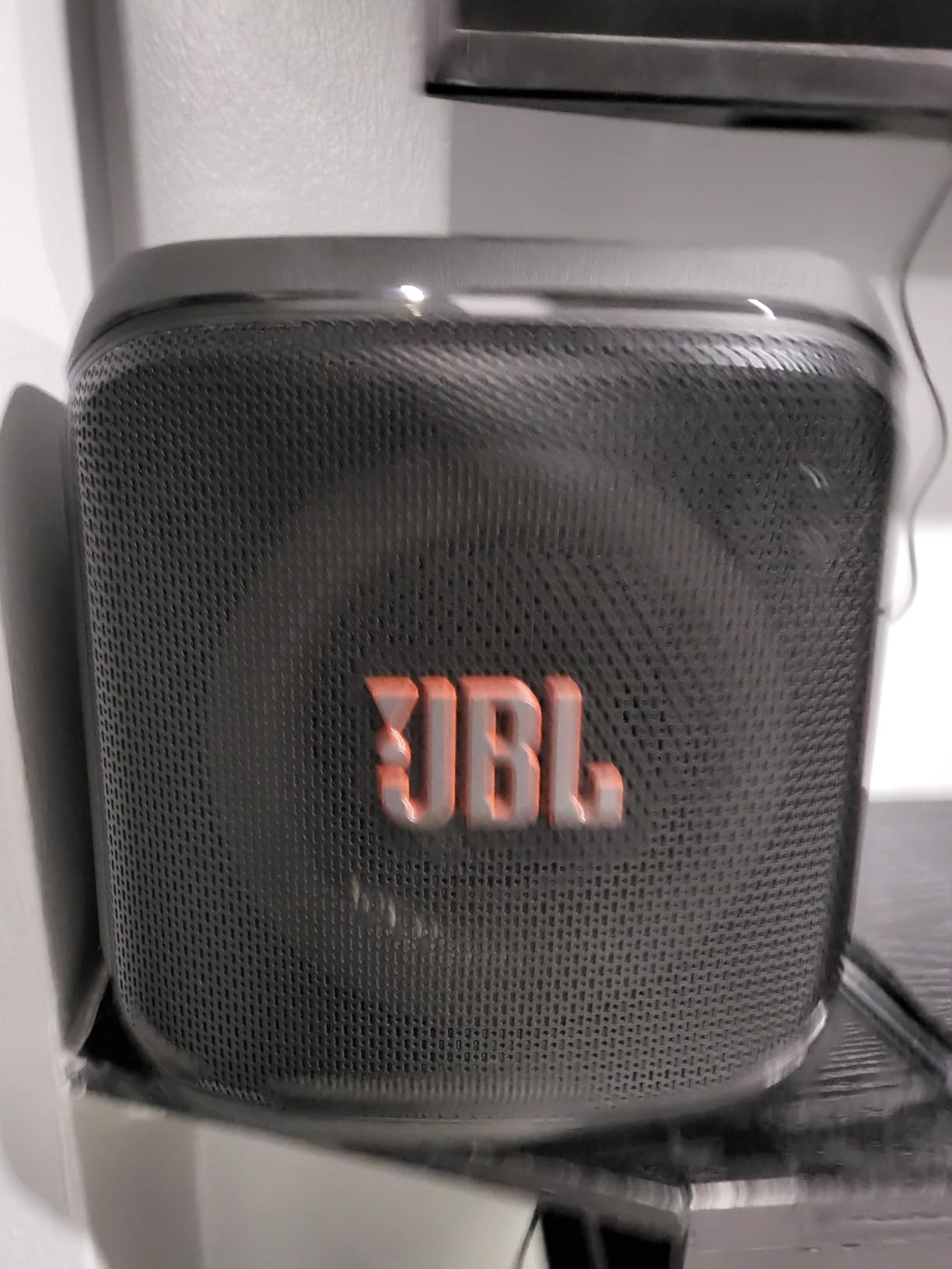 JBL PartyBox Encore Essential 2 - Portable Battery-Powered Party Speaker with AI Sound Boost, Up to 15 Hours of Play time, IPX4 Splash Proof, and Multi-Speaker Connection by Auracast (Black) customer photo 2