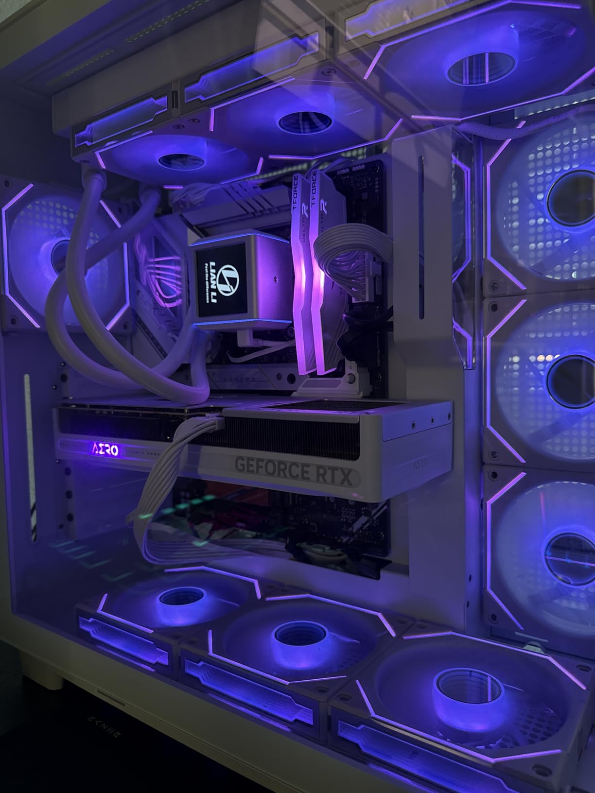 GIGABYTE GeForce RTX 5080 AERO OC SFF 16G Graphics Card customer photo 2
