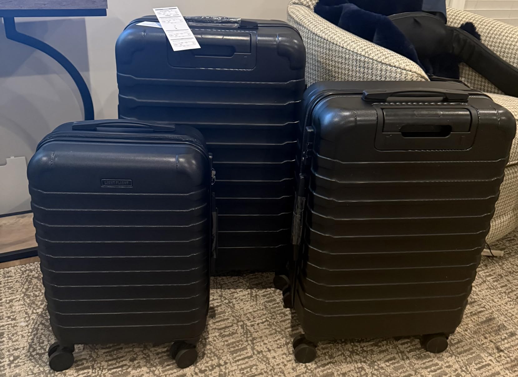 LIGHT FLIGHT Luggage Sets, 3 Piece Durable Suitcase Set with Spinner Wheels, 3 Pcs Hard Shell Lightweight Luggage with TSA Lock, Large Checked Travel Suitcases, 20/24/28 Inch, Royal Blue customer photo 2