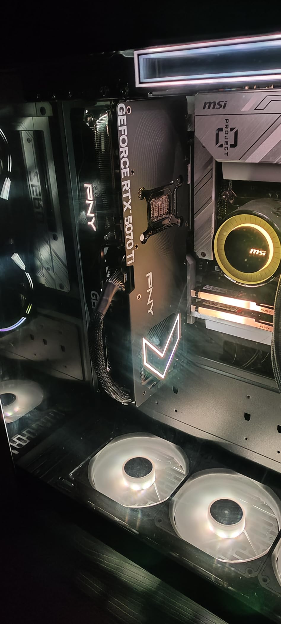 PNY GeForce RTX 5070 Ti Epic-X ARGB OC Triple Fan customer photo 1
