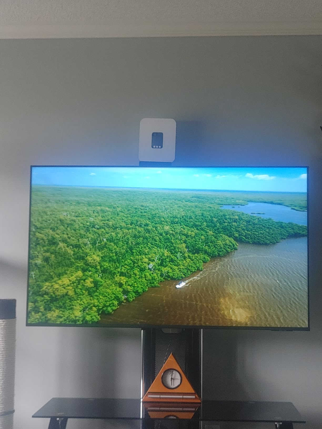 50-Inch Class Crystal UHD U8000F 4K Smart TV (2025 Model) Endless Free Content, Processor, MetalStream Design, Knox Security, Alexa Built-in customer photo 1