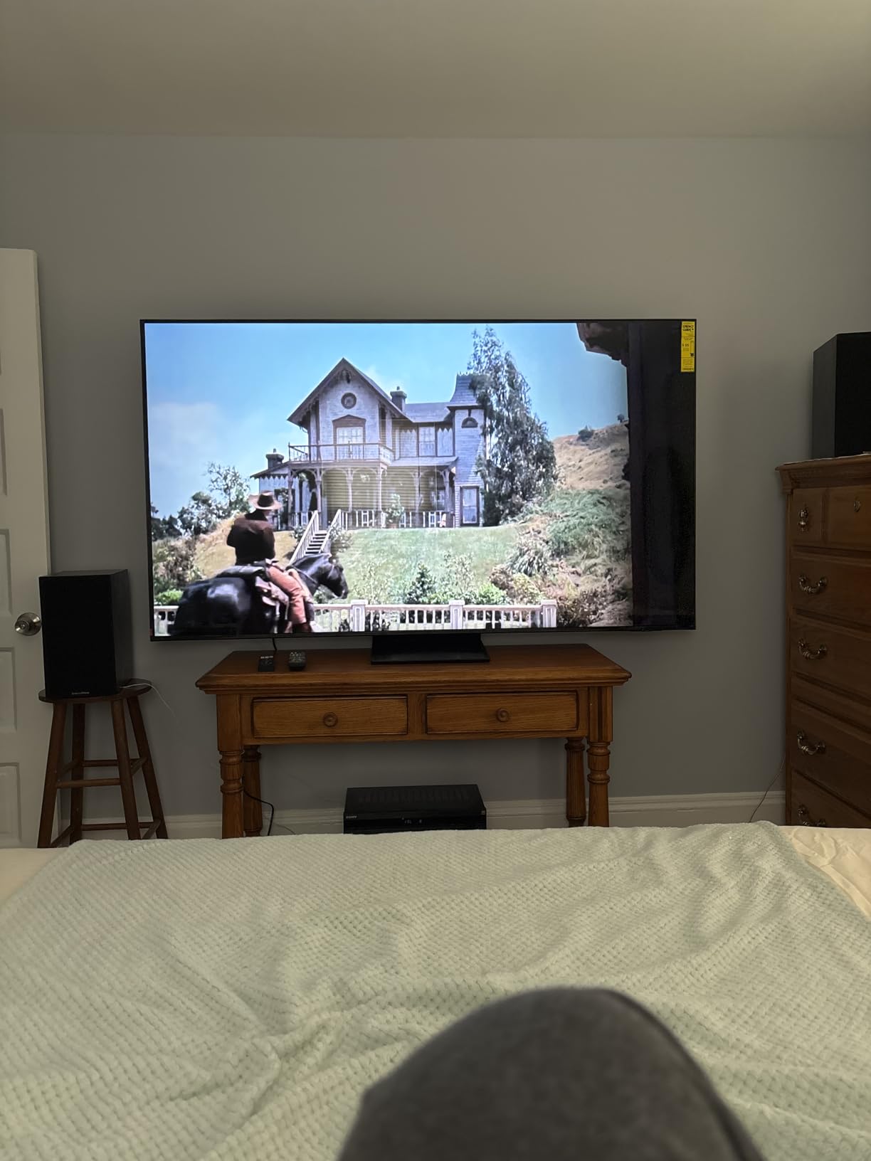 85-Inch Class Neo QLED QN70F 4K Mini LED Smart TV (2025 Model) NQ4 AI Gen2 Processor, Quantum Matrix Technology Slim, Motion Xcelerator 144Hz, Samsung Vision AI, Alexa Built-in customer photo 2