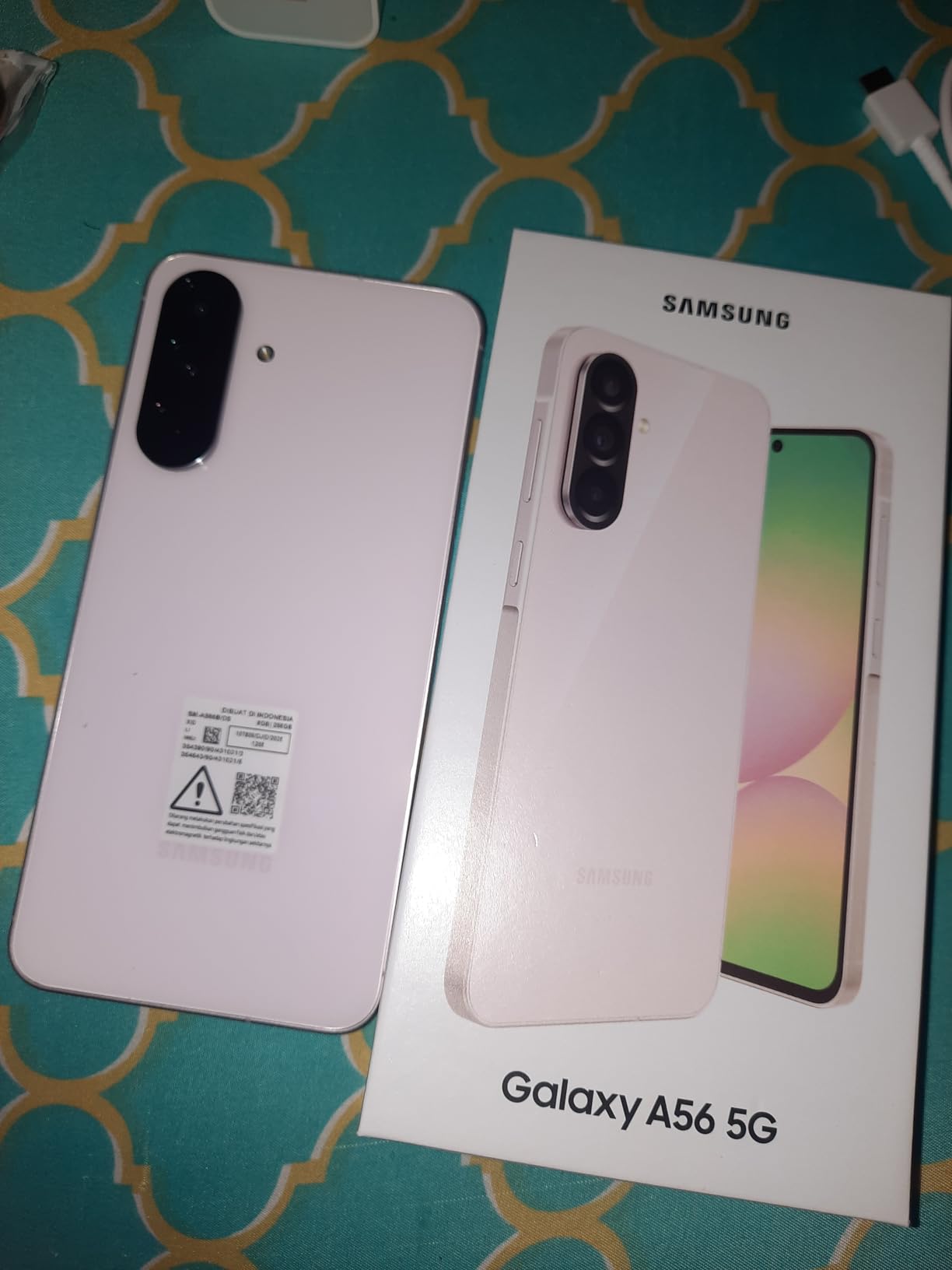 Galaxy A56 5G 2025 with AI | 256GB, 8GB, Dual SIM | 6.7 120Hz AMOLED, Water Resistant, Android 15 | International Model Factory Unlocked for T-Mobile, Global | 25W Charger Bundle (Graphite) customer photo 2