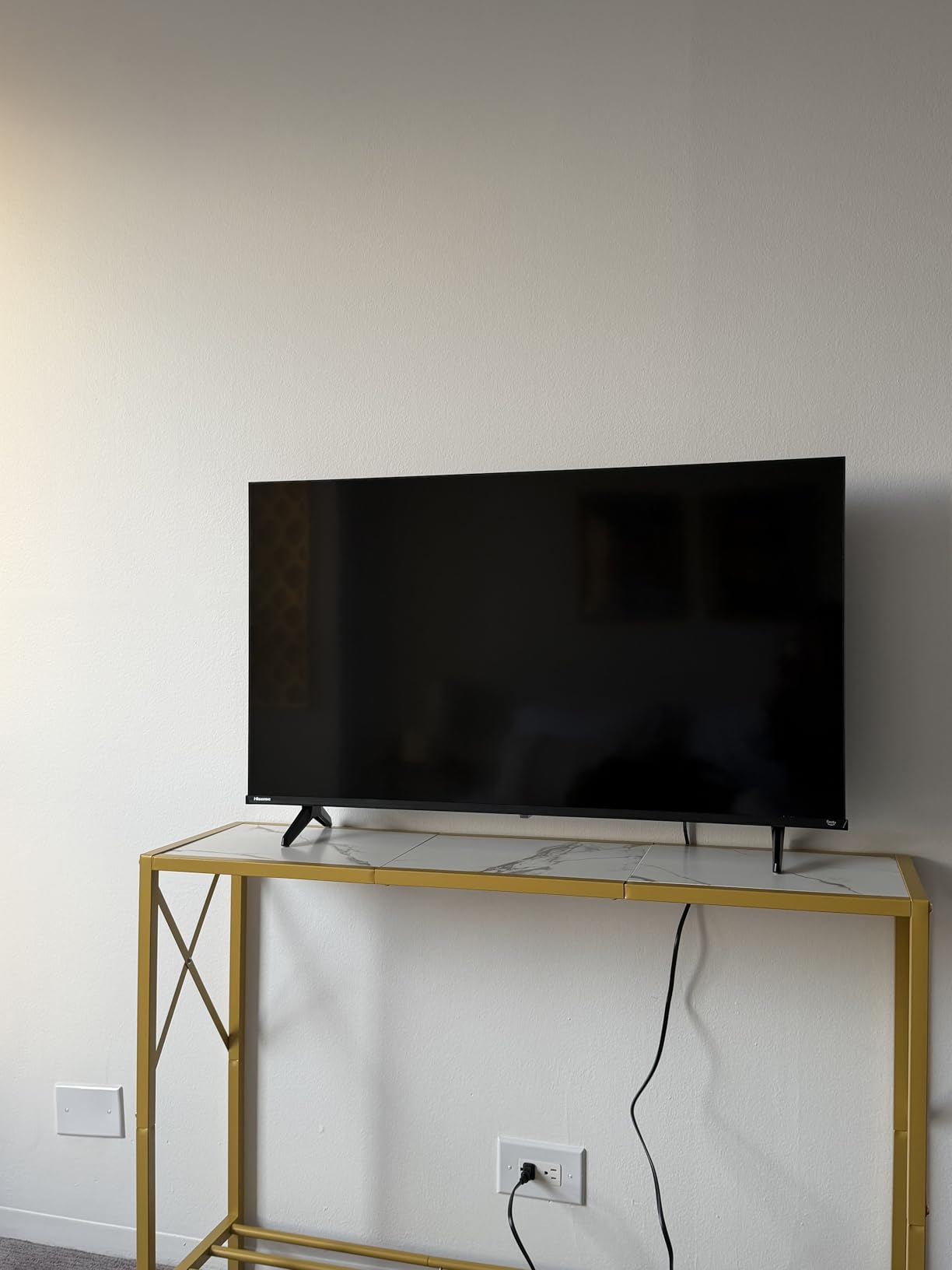Hisense 40-Inch Class A4 Series FHD 1080p Smart Fire TV (40A4NF, 2025 Model) - DTS Virtual: X, Slim Bezel Design, Alexa Built in, Streaming TV, Black customer photo 2