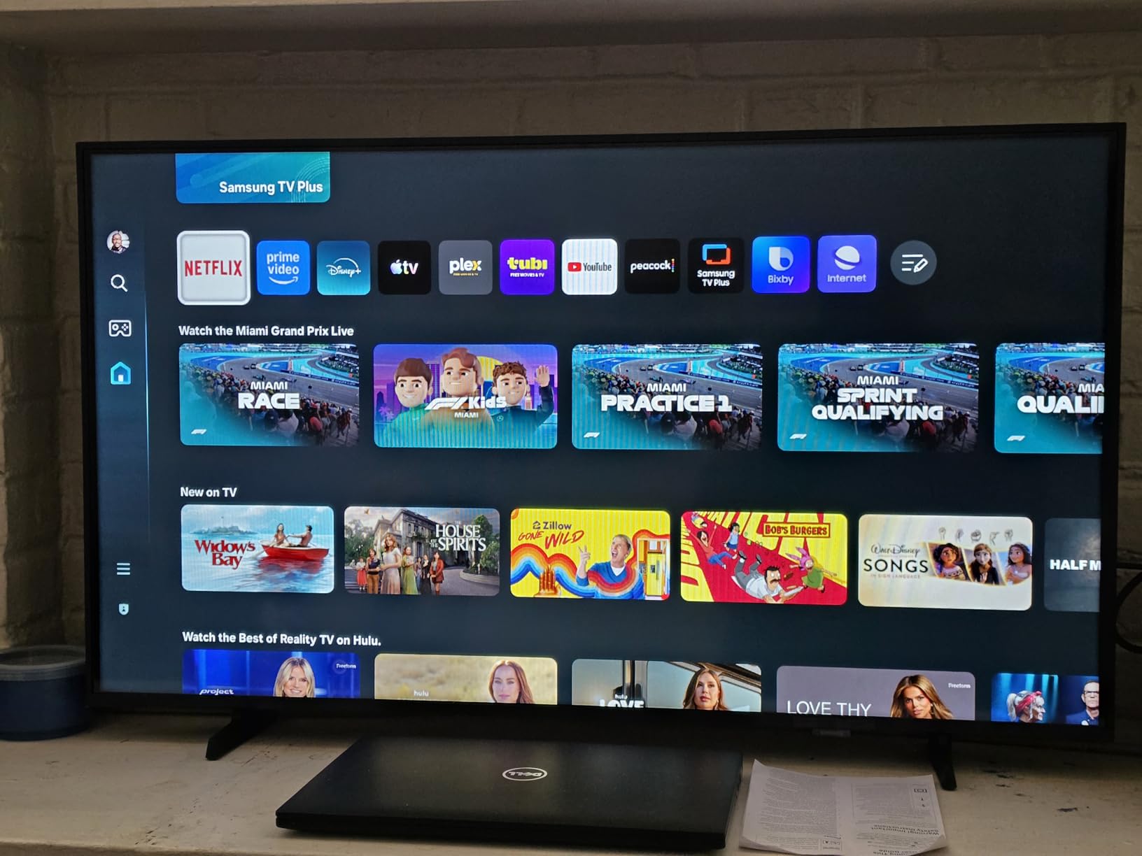 32-Inch Class HD H5000F Smart TV (2025 Model) HDR, Object Tracking Sound Lite, Knox Security, One UI Tizen customer photo 2
