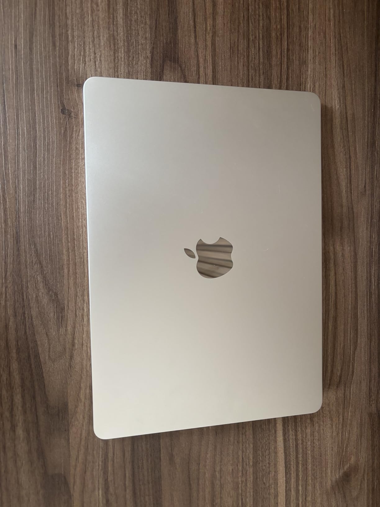 Apple 2025 MacBook Air 13-inch Laptop with M4 chip, 16GB Unified Memory, 256GB SSD, Starlight customer photo 2