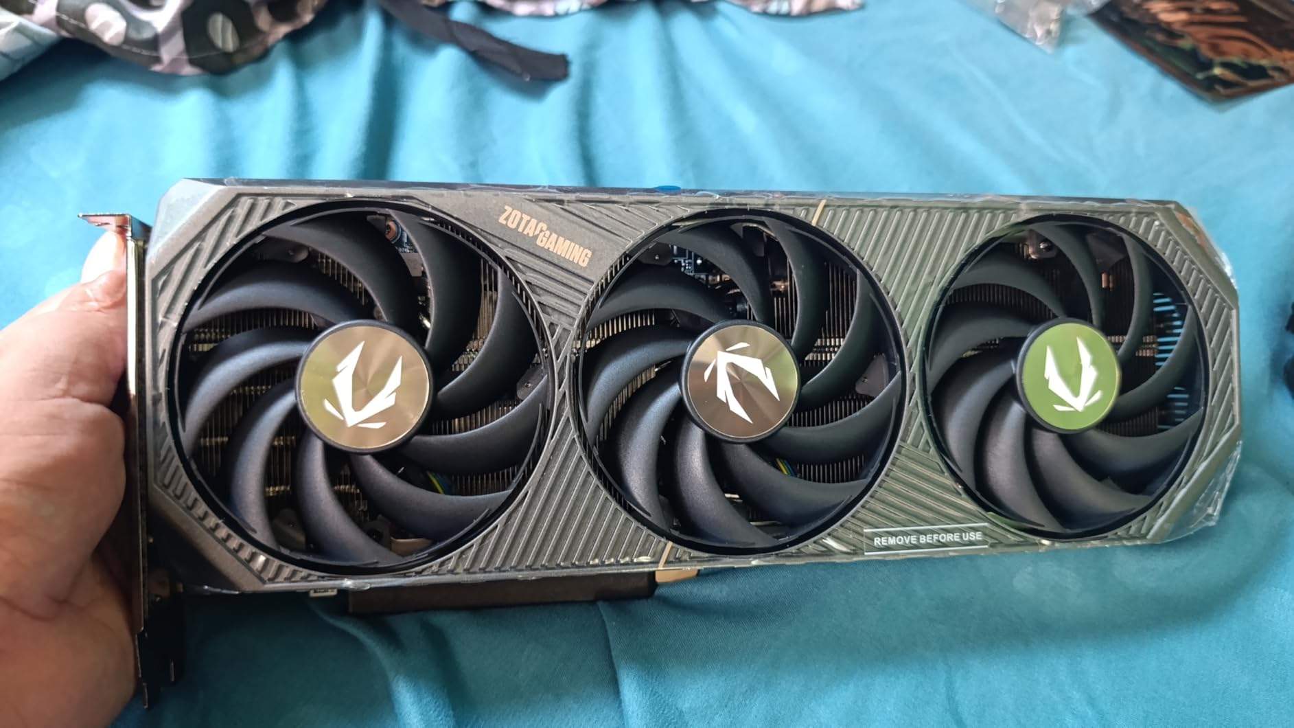 ZOTAC Gaming GeForce RTX 5070 Solid OC DLSS 4 12GB GDDR7 192-bit 28 Gbps PCIE 5.0 Gaming Graphics Card, IceStorm 2.0 Cooling, Spectra RGB Lighting, ZT-B50700J-10P customer photo 2