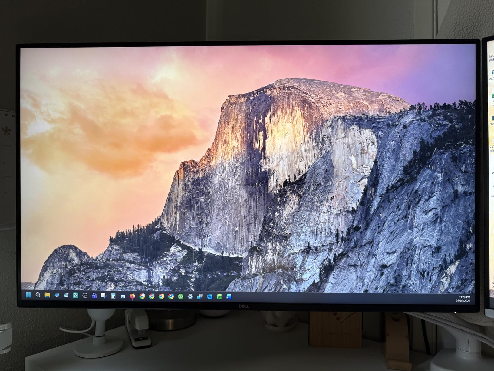 Dell 32 Plus 4K Monitor - S3225QS - 31.5-inch 4K (3840 x 2160) up to 120Hz, VA Panel, AMD FreeSync Premium, 99% sRGB, 95% DCI-P3, Comfortview - Ash White customer photo 1