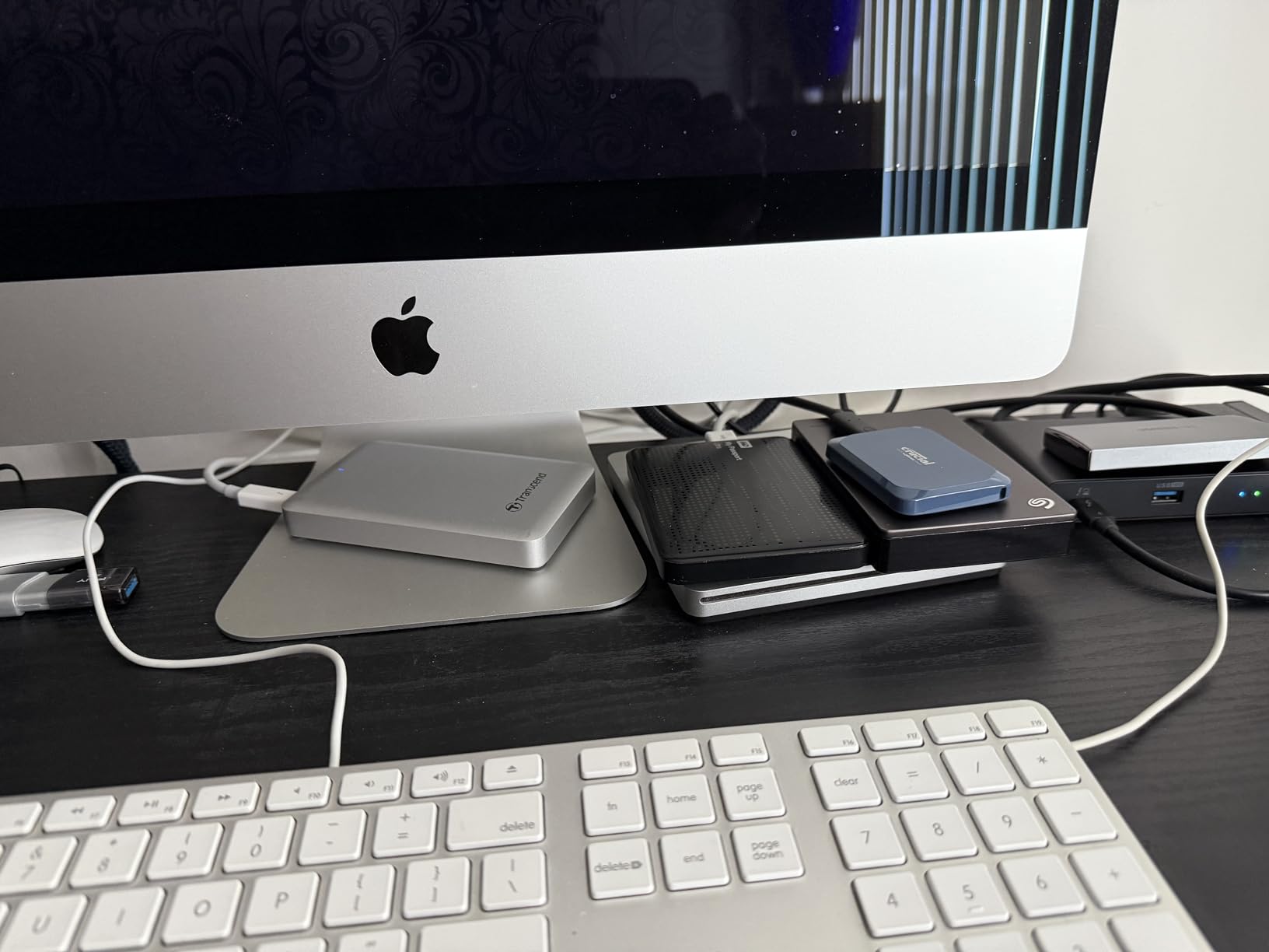 Crucial X10 2TB Portable SSD, Up to 2,100MB/s, USB 3.2 USB-C, Compatible with Windows, Mac & Android customer photo 2