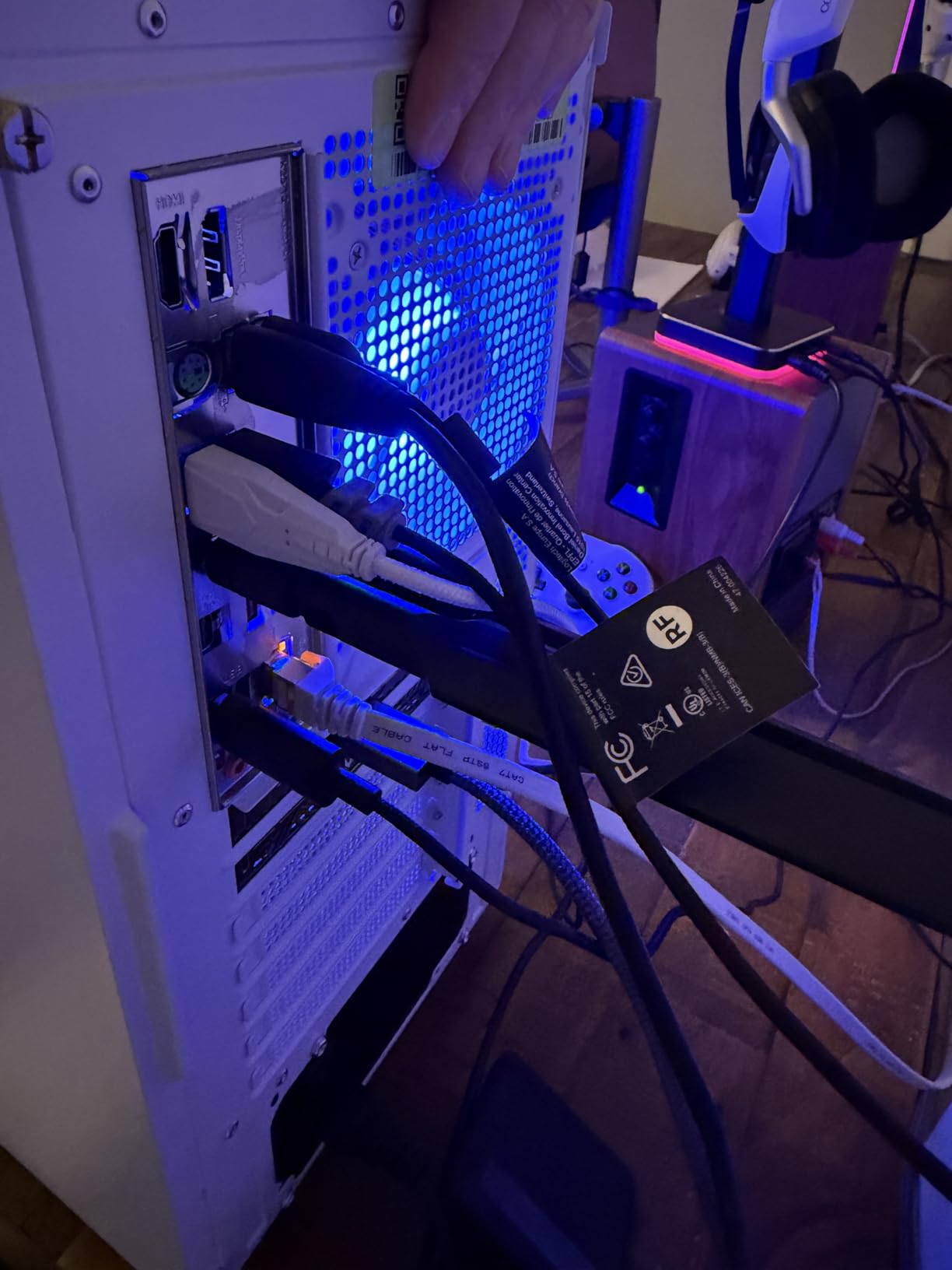 Skytech Gaming Azure 3 Desktop PC, Ryzen 7 7700X 4.5 GHz, NVIDIA RTX 5070 12GB, 1TB Gen4 NVMe SSD, 32GB DDR5 RAM 6000 RGB, 850W Gold ATX 3 PSU, 360mm ARGB AIO, Wi-Fi, Win 11 customer photo 2