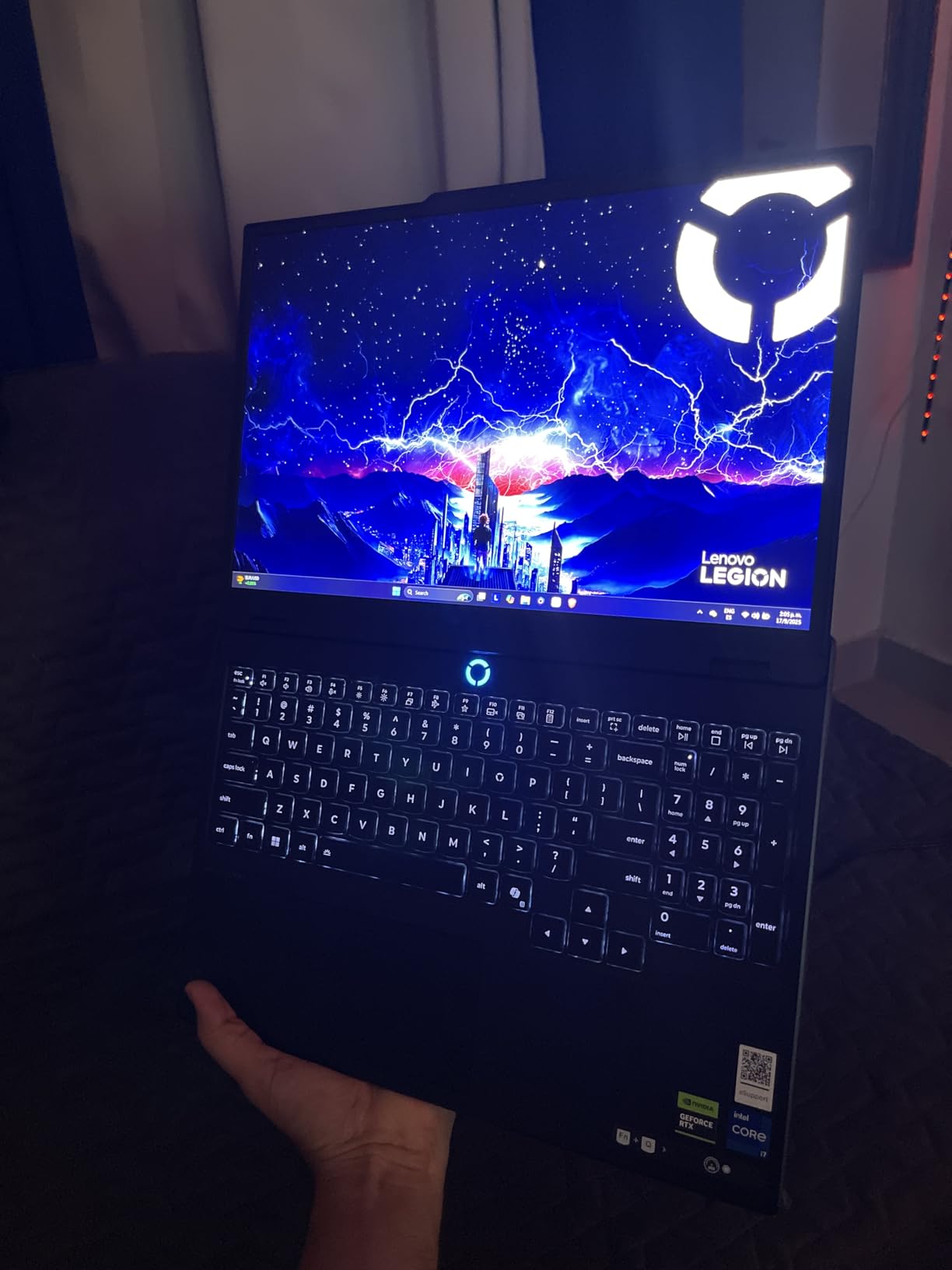Legion 5i Gaming Laptop - Intel Core i7-14700HX - 15 inch 2.5K WQXGA PureSight OLED Display 165Hz - NVIDIA GeForce RTX 5070 - 16 GB Memory - 1 TB Storage customer photo 2