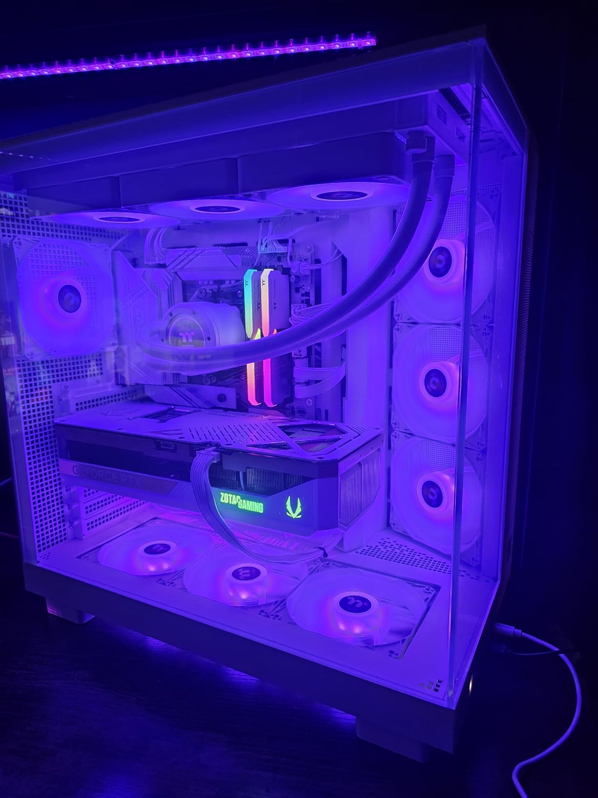 Thermaltake LCGS View 9580S-380XL Gaming Desktop (AMD Ryzen 9 9950X3D, ToughRam 32GB DDR5 6000MT/s RGB Memory, NVIDIA GeForce RTX 5080, 2TB NVMe M.2, WiFi, Windows 11) customer photo 1