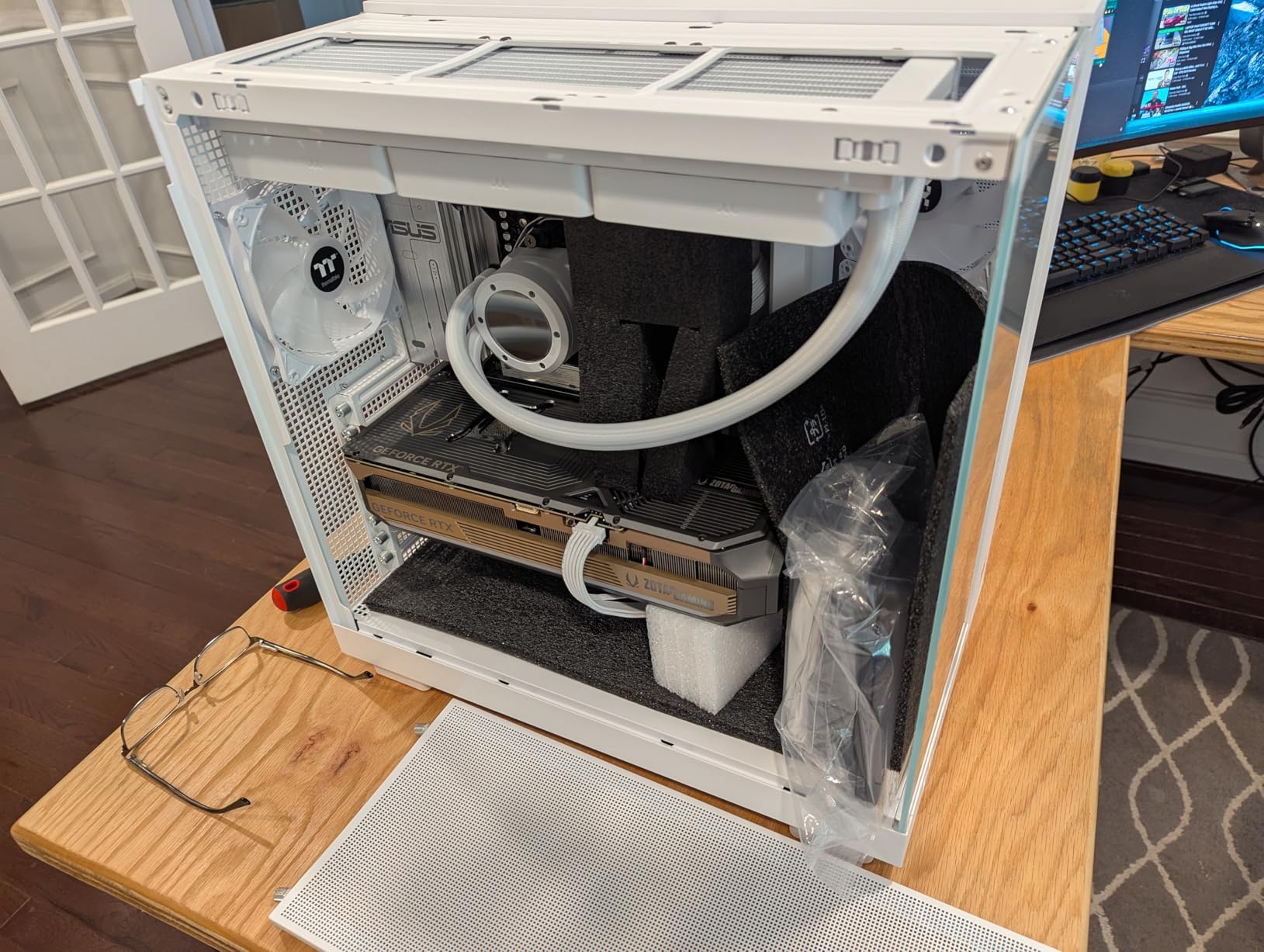 Thermaltake LCGS View 9580S-380XL Gaming Desktop (AMD Ryzen 9 9950X3D, ToughRam 32GB DDR5 6000MT/s RGB Memory, NVIDIA GeForce RTX 5080, 2TB NVMe M.2, WiFi, Windows 11) customer photo 2