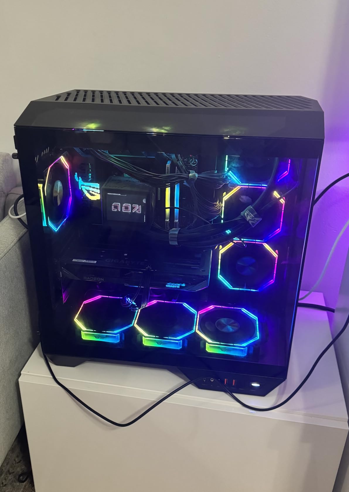 Radeon RX 9060 XT Gaming OC 16G Graphics Card, PCIe 5.0, 16GB GDDR6, GV-R9060XTGAMING OC-16GD Video Card customer photo 2