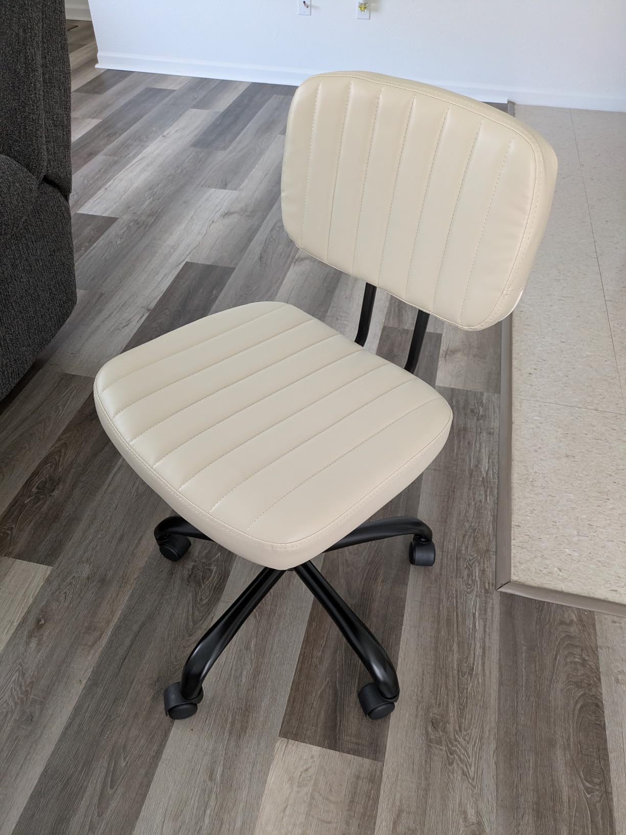 Sweetcrispy Small Office Desk Chair Armless PU Leather with Comfy Lumbar Support Height Adjustable Rolling Swivel Task for No Arms for Adult Student Bedroom Home Vanity Black customer photo 2