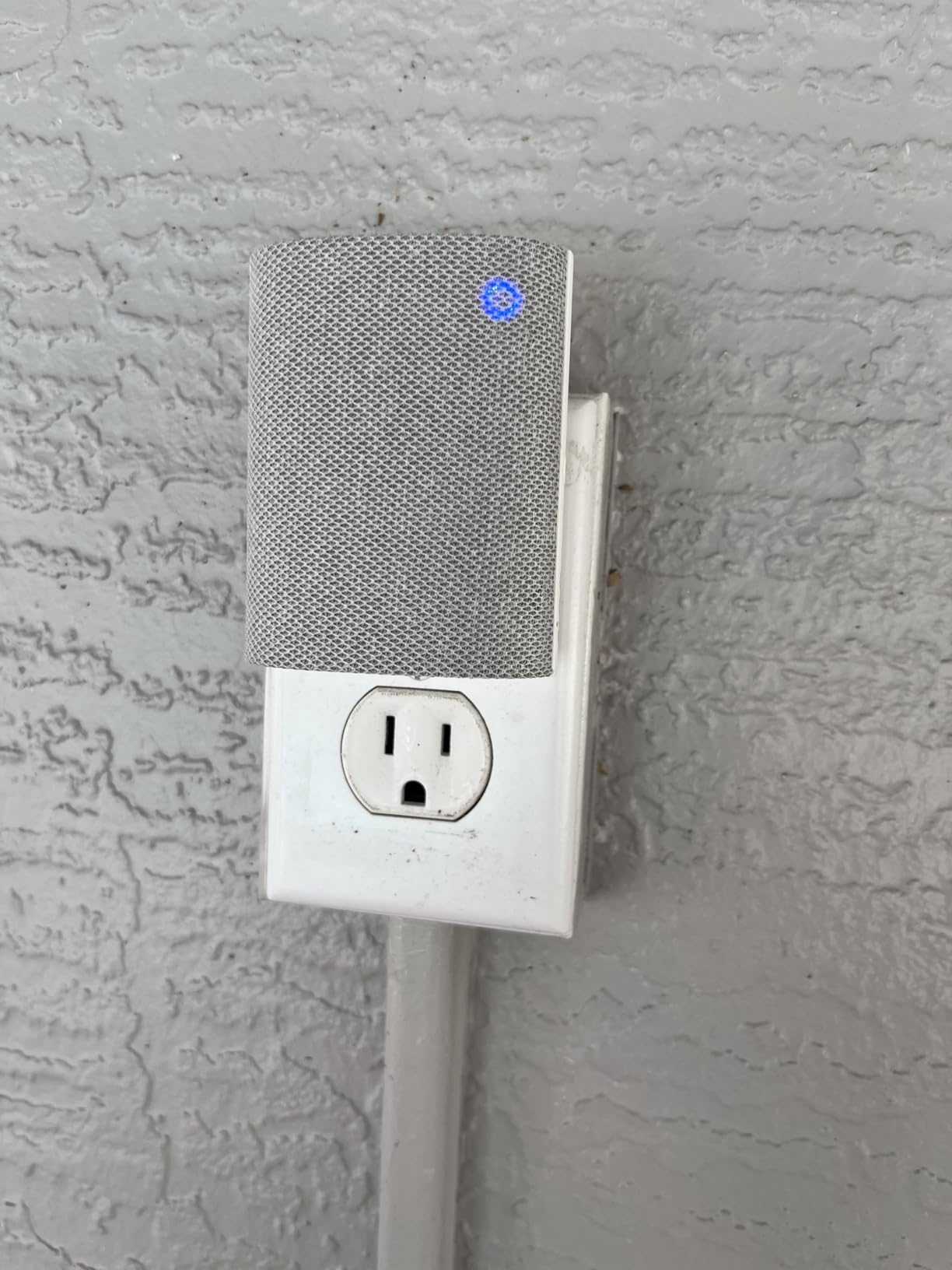 Ring Chime - Enhanced audio for real-time alerts you can hear from anywhere, easy plug-in setup, simple wifi & Bluetooth connectivity, sleek design, White customer photo 1