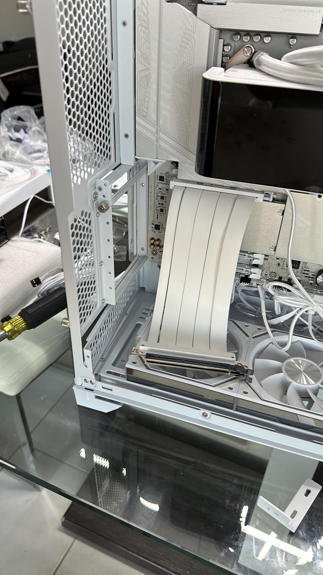 EZDIY-FAB PCIE 5.0 Riser Cable, Ultra-Flexible 128GB/s Bandwidth GPU Extension, Vertical GPU Mount for RTX 5090 4090 & RX 9000, Backwards Compatible PCIE 4.0/3.0,Right Angle-20cm,White customer photo 1